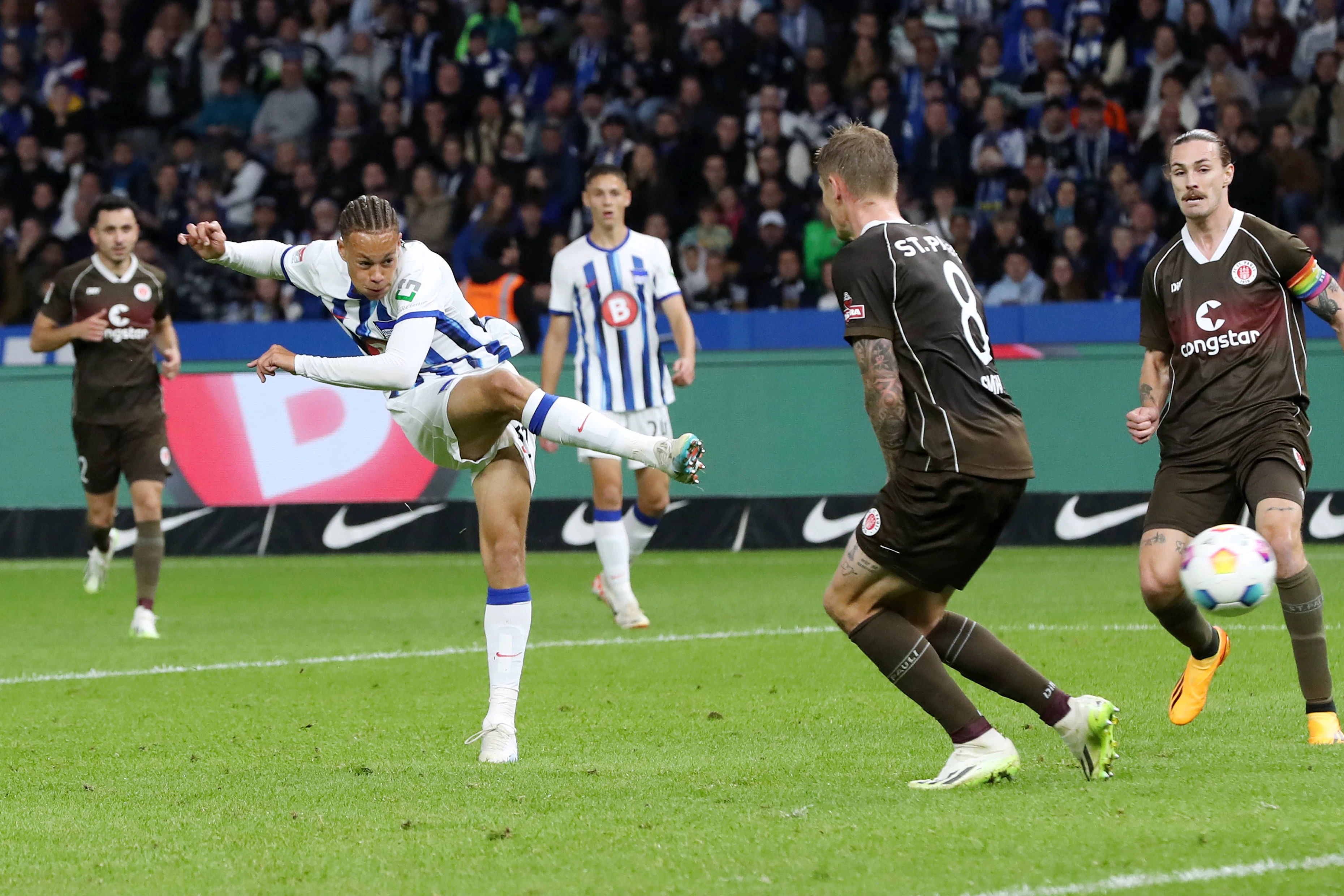Derry Scherhant traf für Hertha BSC gegen den FC St. Pauli zum 1:2. Balsam für die Seele des jungen Berliners.&nbsp;