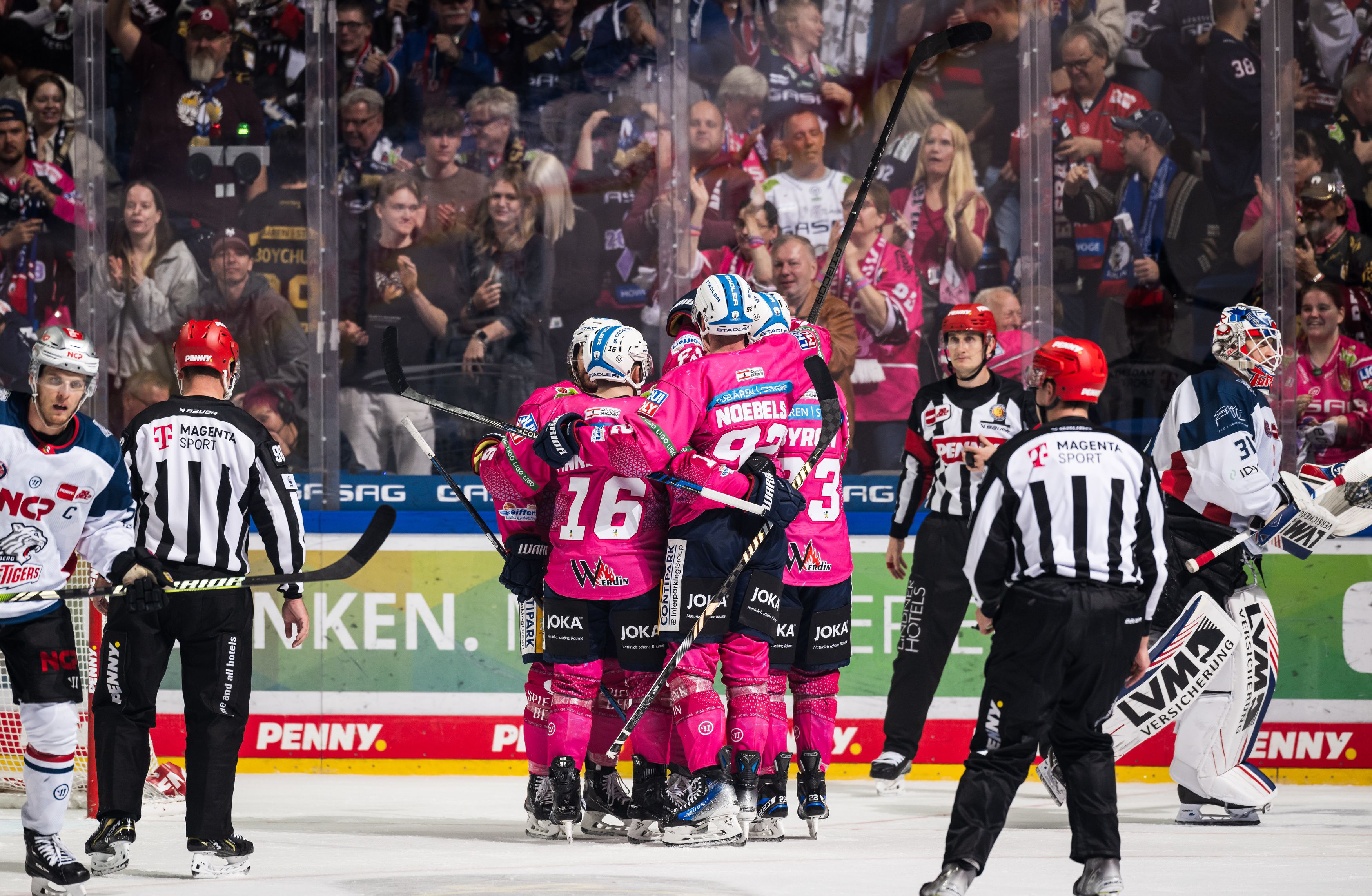 Image - Endlich! Die Eisbären Berlin lassen es zu Hause wieder krachen