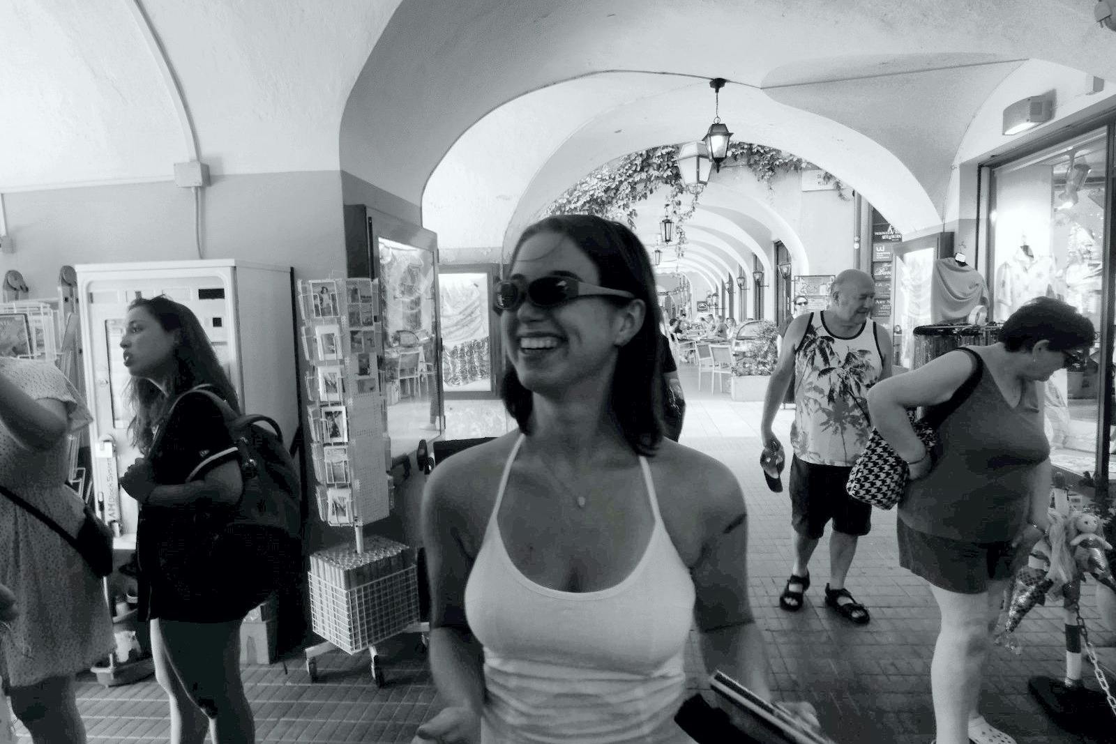 Unsere Autorin wurde 14 Jahre nach dem Mauerfall geboren. Doch die Geschichten aus dem untergegangenen Land DDR, sie sind noch immer sehr lebendig.