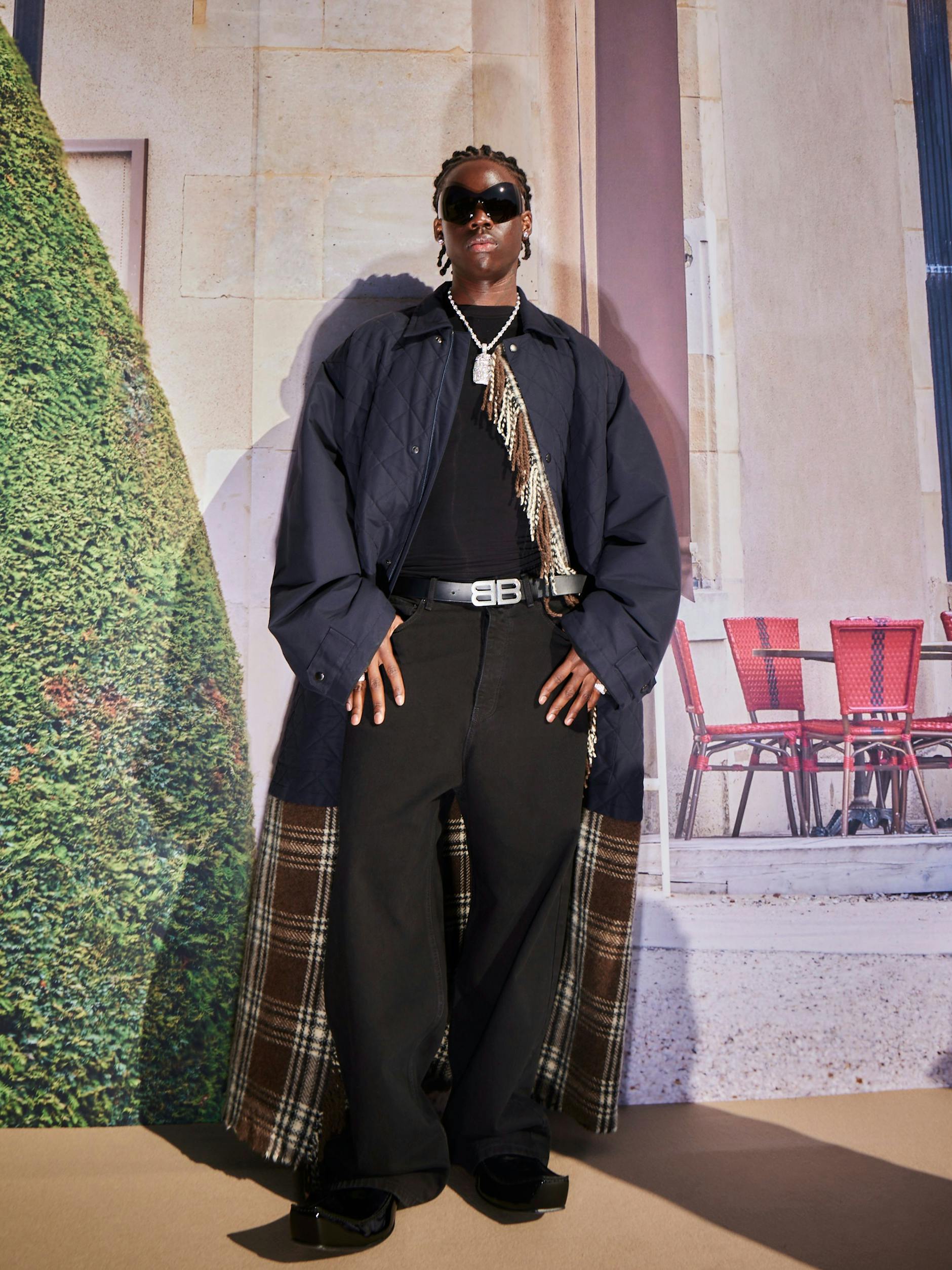 Der nigerianische Musiker Rema modelte auch schon, aber noch nicht für Balenciaga.