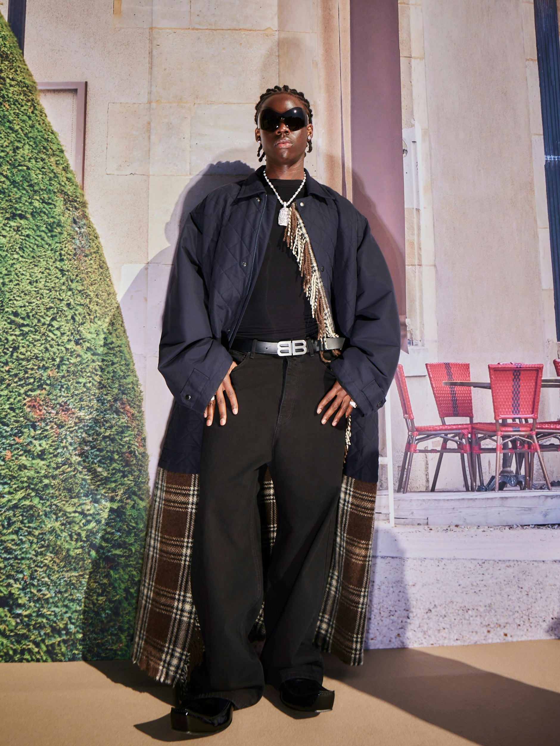 Der nigerianische Musiker Rema modelte auch schon, aber noch nicht für Balenciaga.