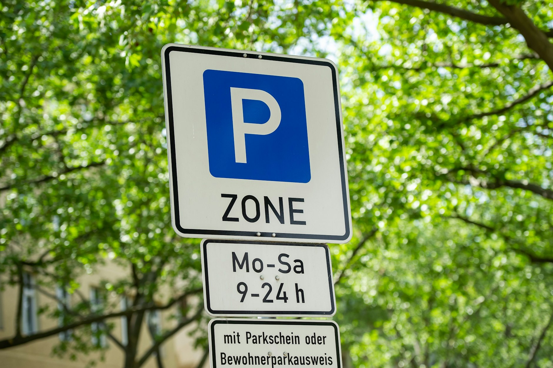 Solche Schilder werden in den beiden neuen Parkzonen in Schöneberg stehen.