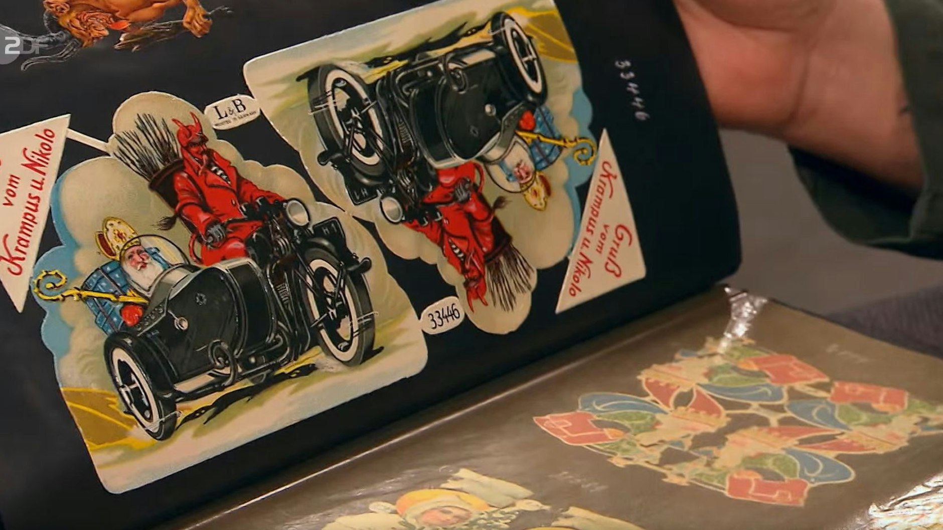Musterbücher alter Lackbilder und Grußkarten versetzen bei „Bares für Rares“ alle in Staunen.