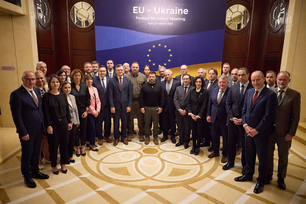 „Historisches Treffen“ in Kiew: Das haben die EU-Außenminister der Ukraine zugesichert