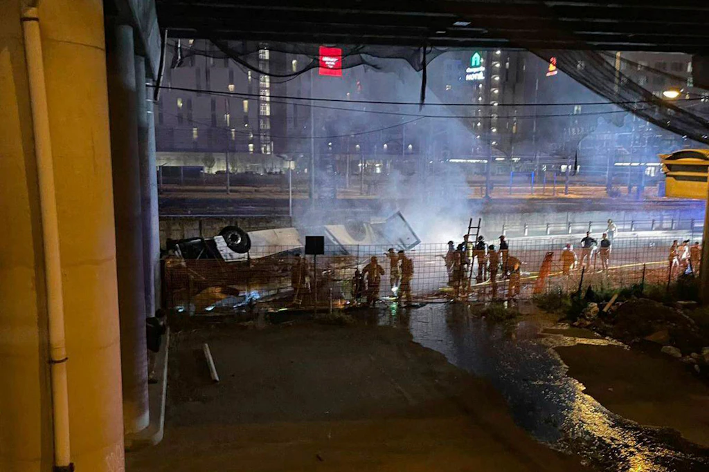 Venedig: Touristenbus stürzt von Brücke und geht in Flammen auf – mindestens 21 Tote
