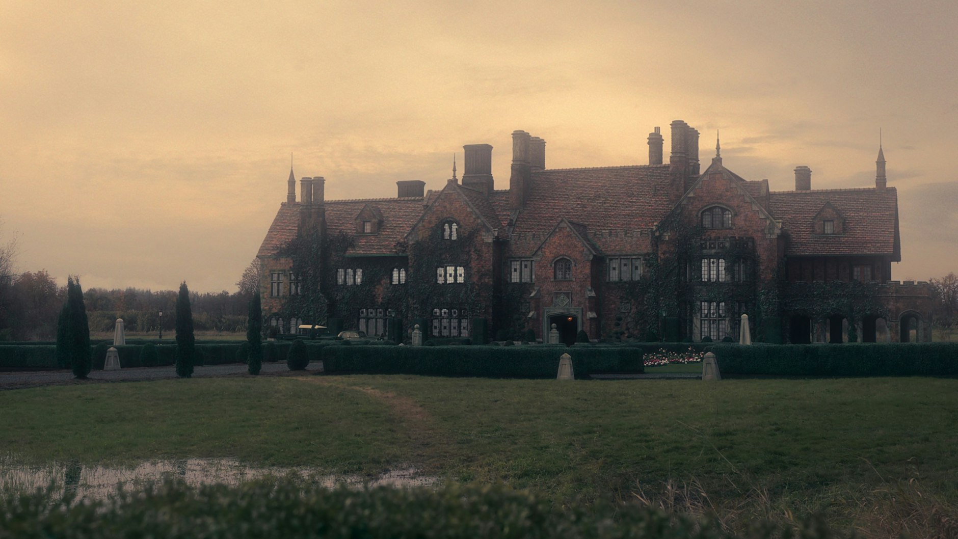 Hier geht es nicht mit rechten Dingen zu: das schaurige Anwesen aus „Spuk in Bly Manor“.