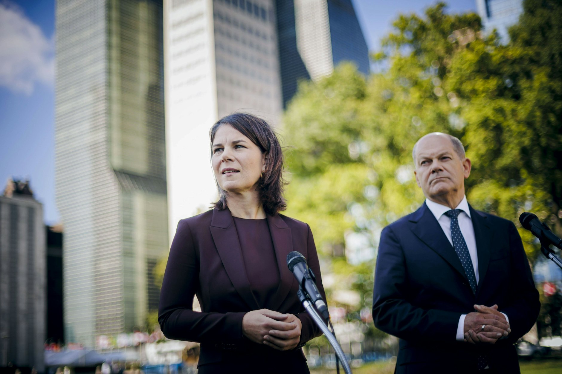 Olaf Scholz gegen Annalena Baerbock: Bundeskanzler liefert keine Taurus ...