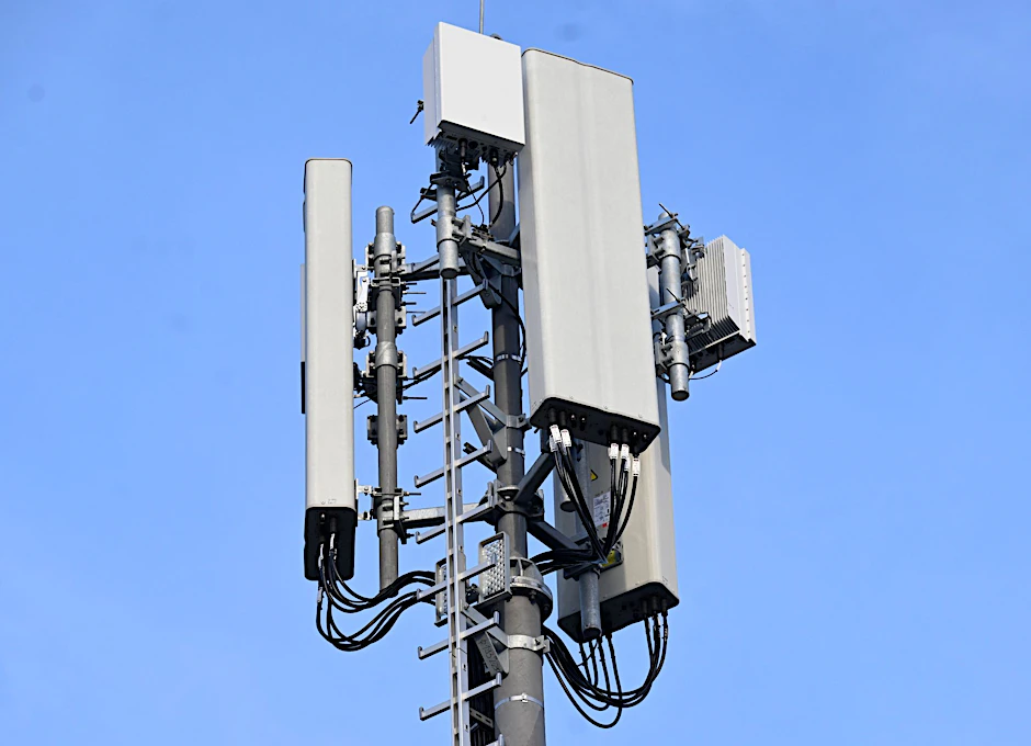 ARCHIV - «Standalone» oder «5G Plus» bedeuten, dass sowohl bei den Antennen als auch im Kernnetz durchgängig 5G-Technologie genutzt wird.  