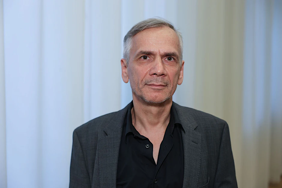 Der Schriftsteller Lutz Seiler ist mit dem Berliner Literaturpreis ausgezeichnet worden.  