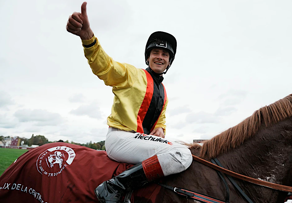 ARCHIV - Rene Piechulek aus Deutschland feiert auf Torquator Tasso.  