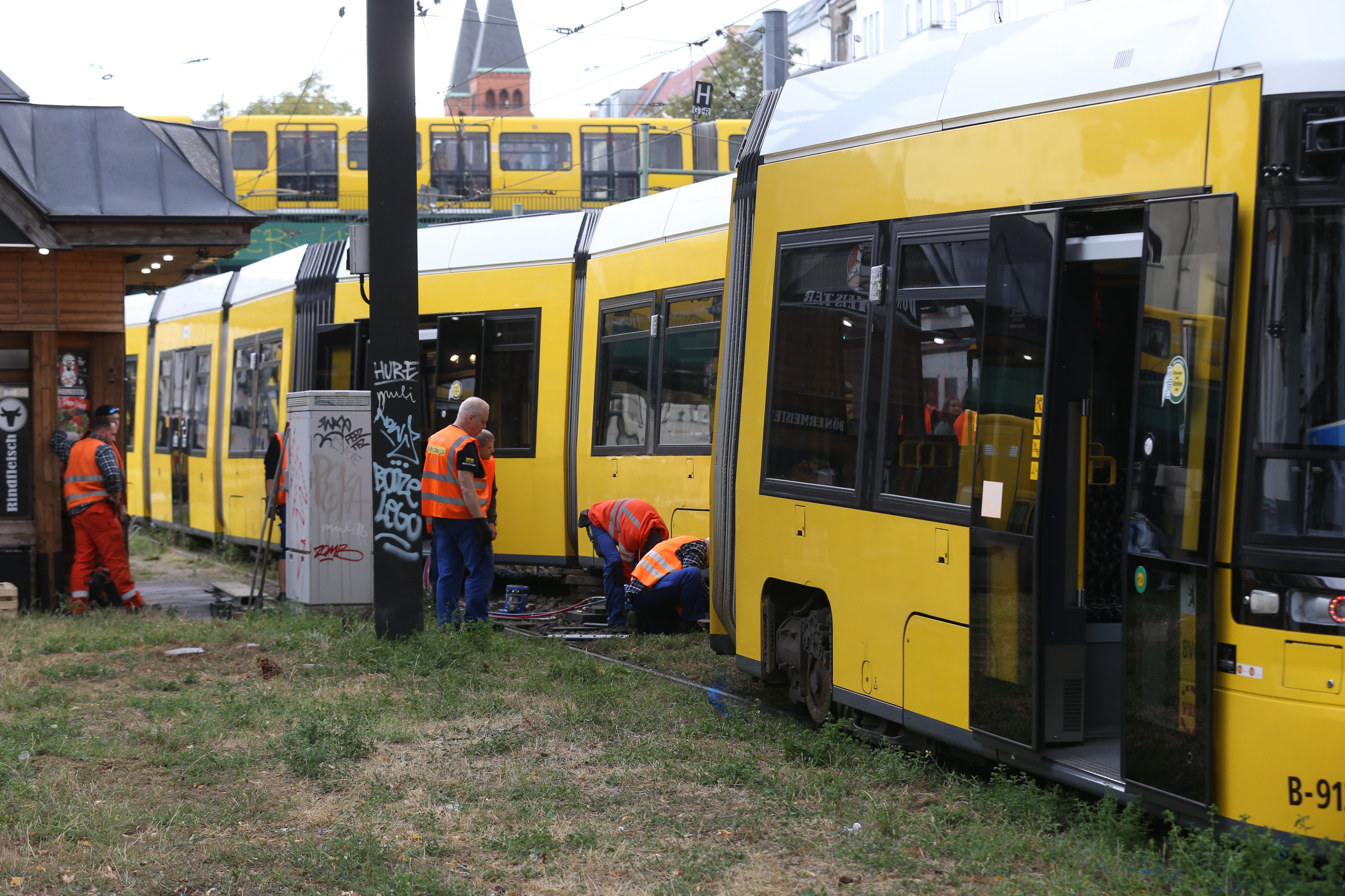 Tram-Crash auf der Schönhauser Allee an der Ecke Bornholmer Straße