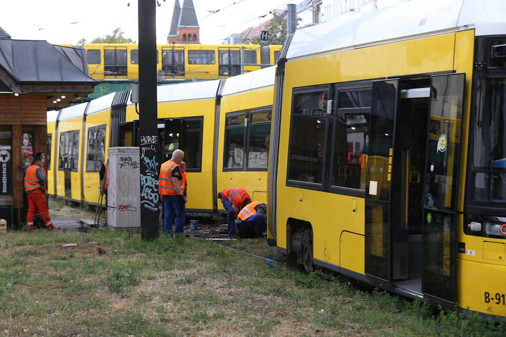 Tram-Crash auf der Schönhauser Allee an der Ecke Bornholmer Straße