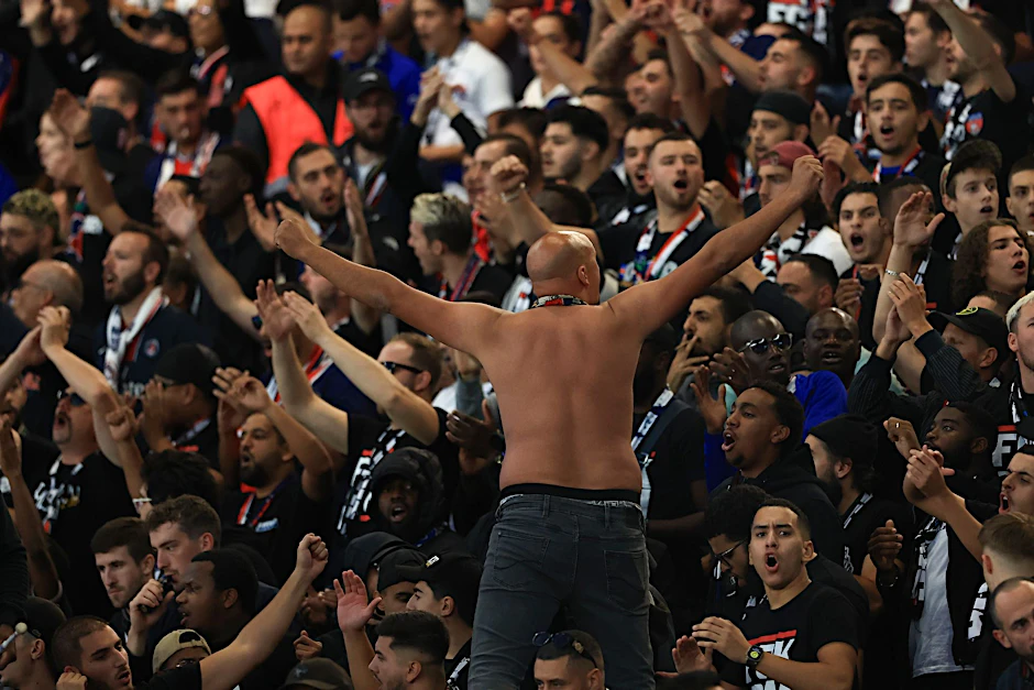 Der PSG-Sieg gegen Olympique Marseille wurde von homophoben Gesängen der PSG-Fans überschattet.  