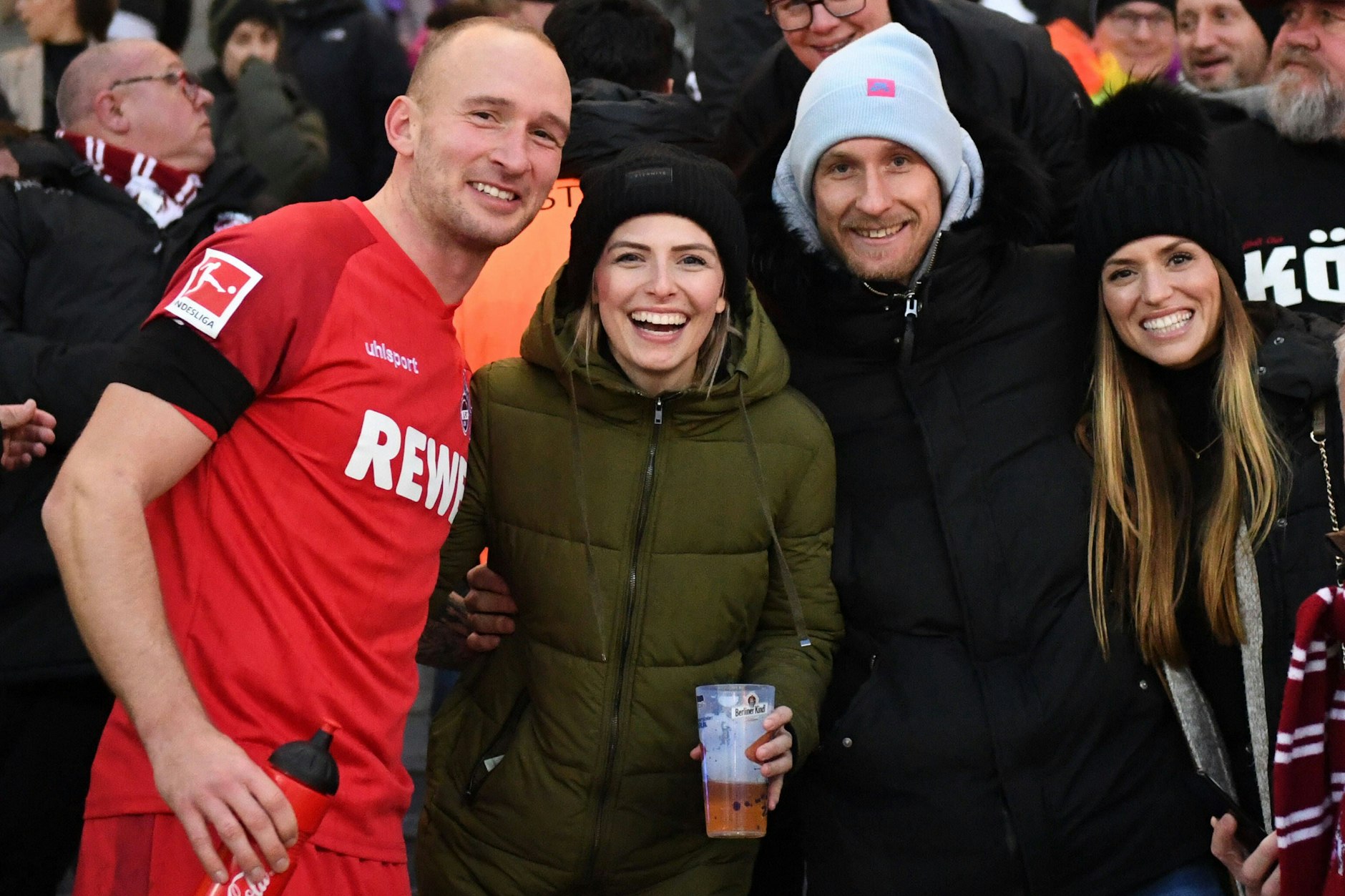 Sebastian Polter (2. v. r.) besuchte mit seiner Ilena Kristien (r.) Toni Leistner und seine Frau Josefin, als Leistner 2020 in der Rückrunde beim 1. FC Köln spielte.&nbsp;