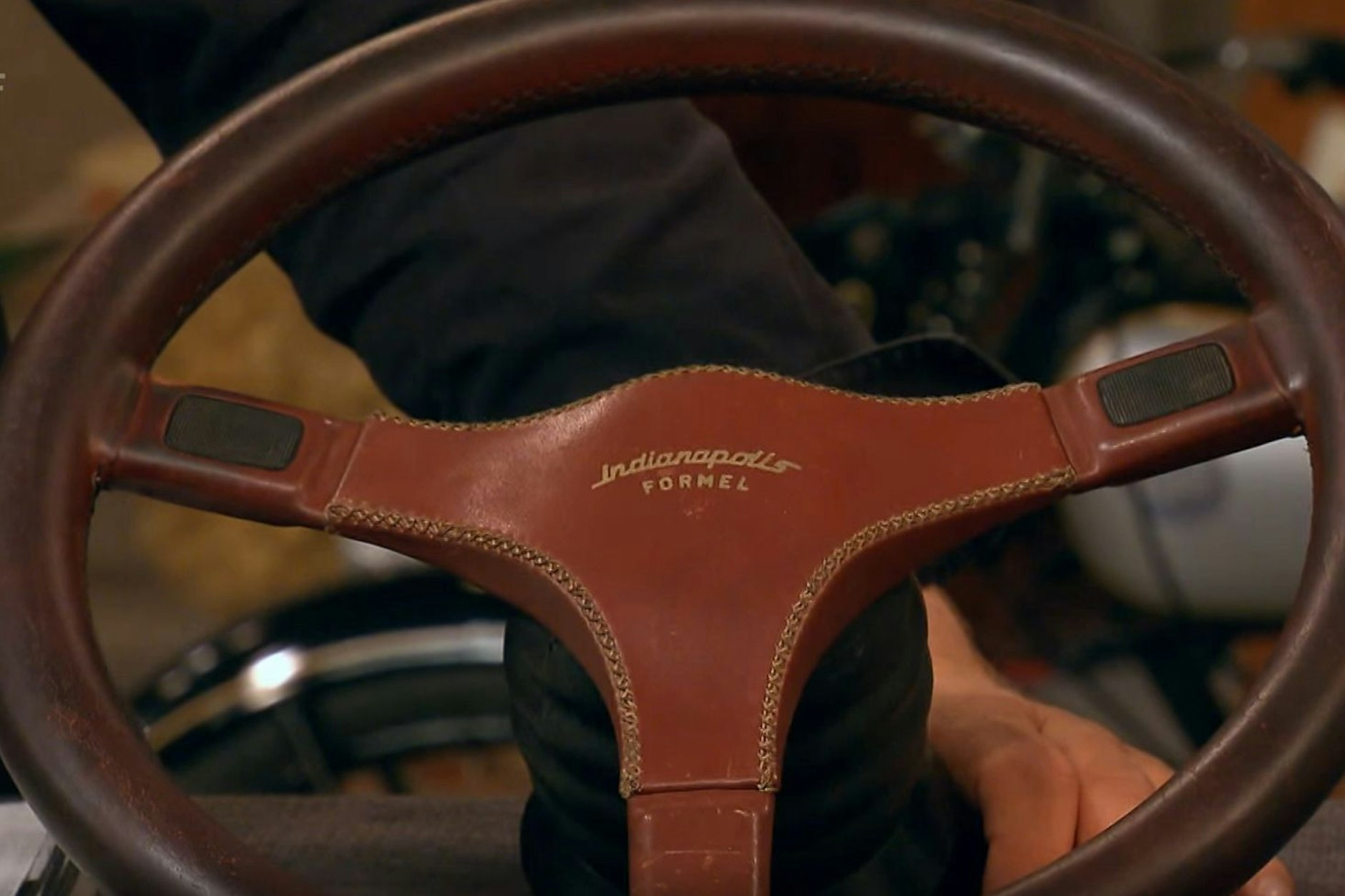 Rennstrecken-Feeling bei „Bares für Rares“. In den 70er-Jahren waren solche Lenker groß in Mode.