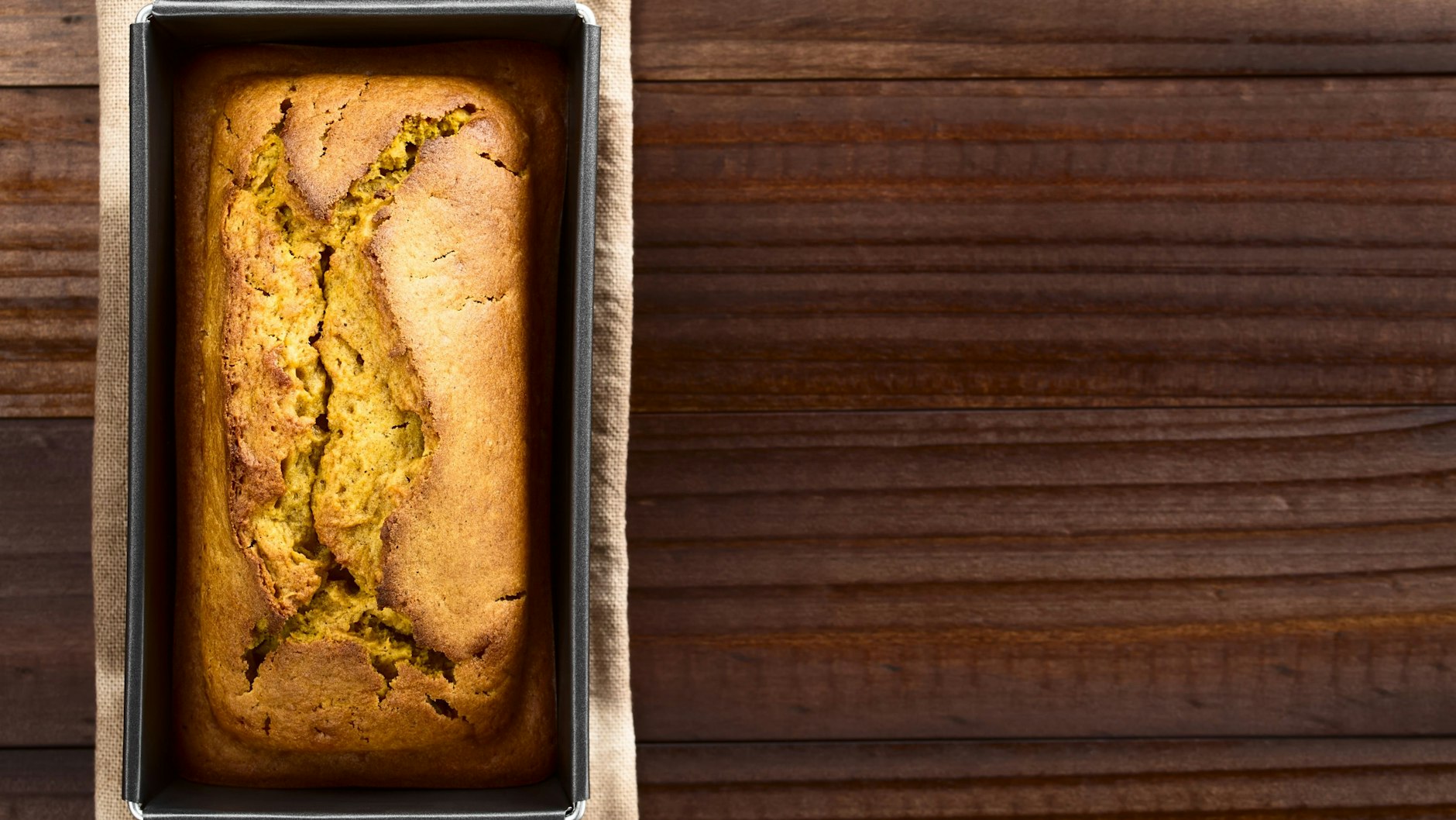 Das  Rezept für Kürbisbrot sollten Sie im Herbst unbedingt probieren.