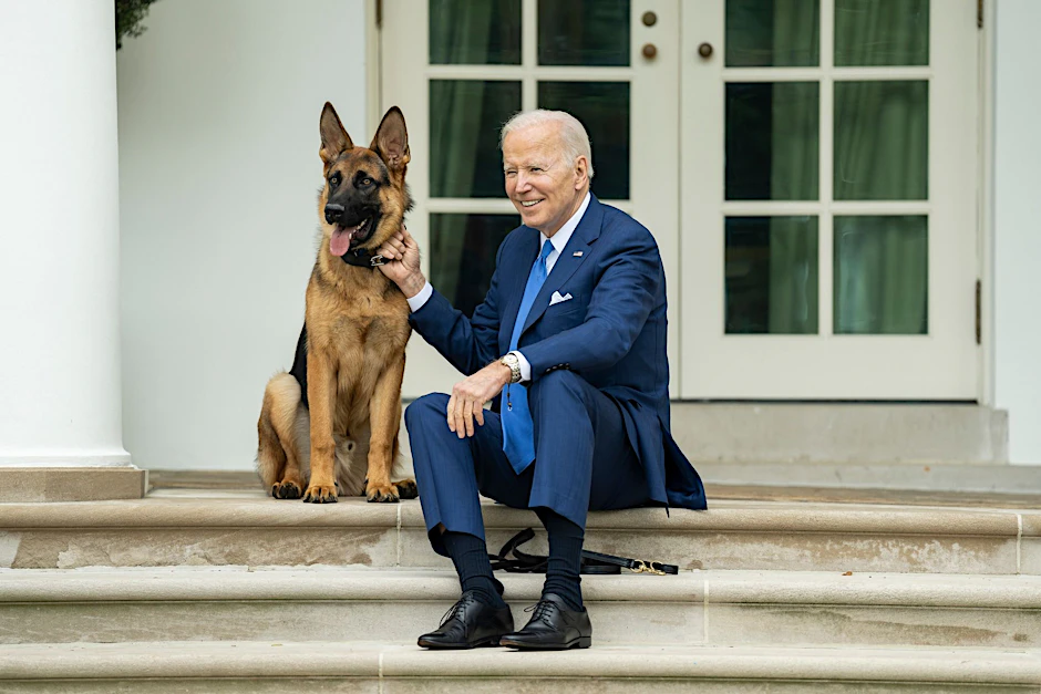 US-Präsident Joe Biden und sein Deutscher Schäferhund Commander