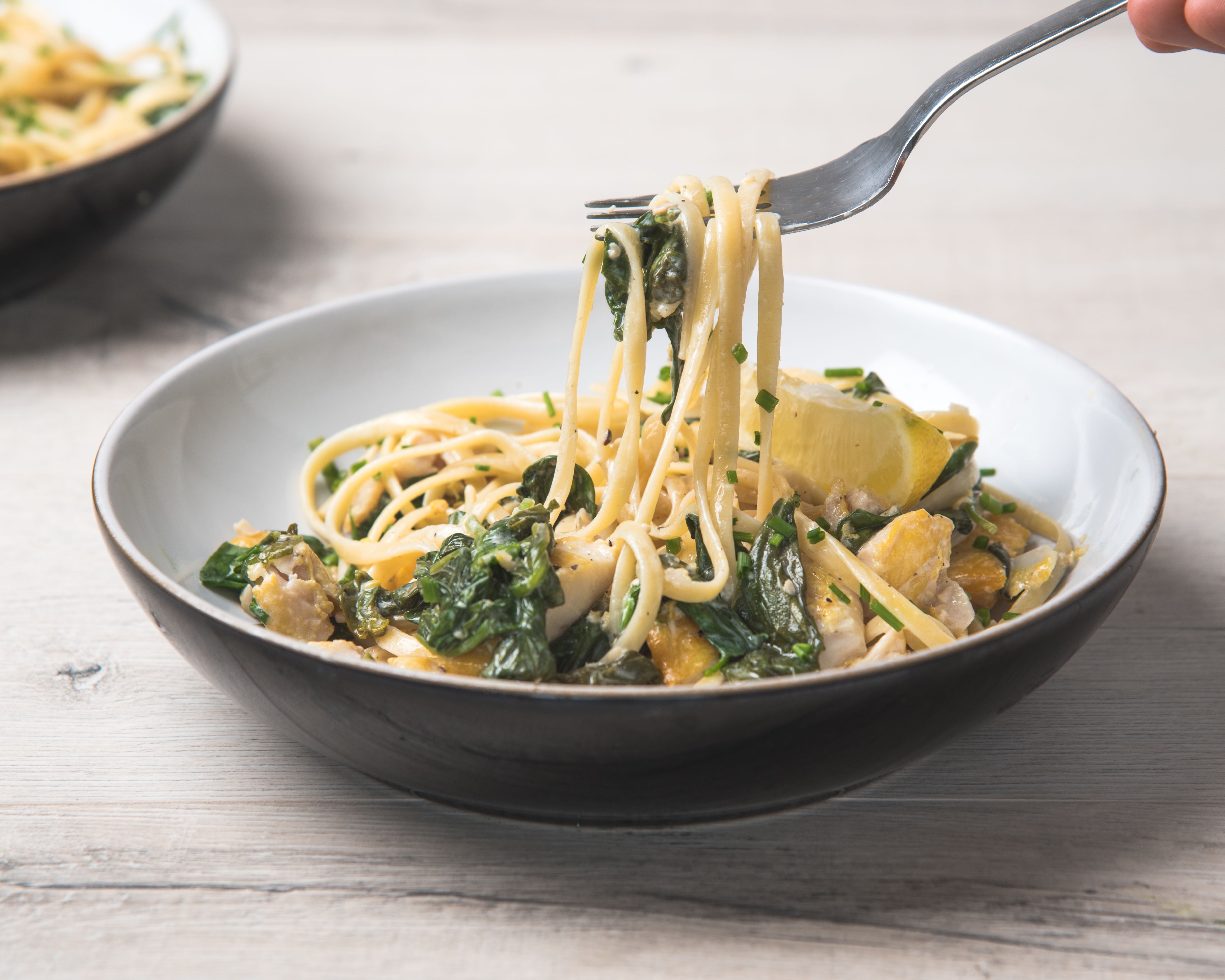 Würzig und herbstlich: Probieren Sie doch mal Pasta mit Spinat und Pflaumen