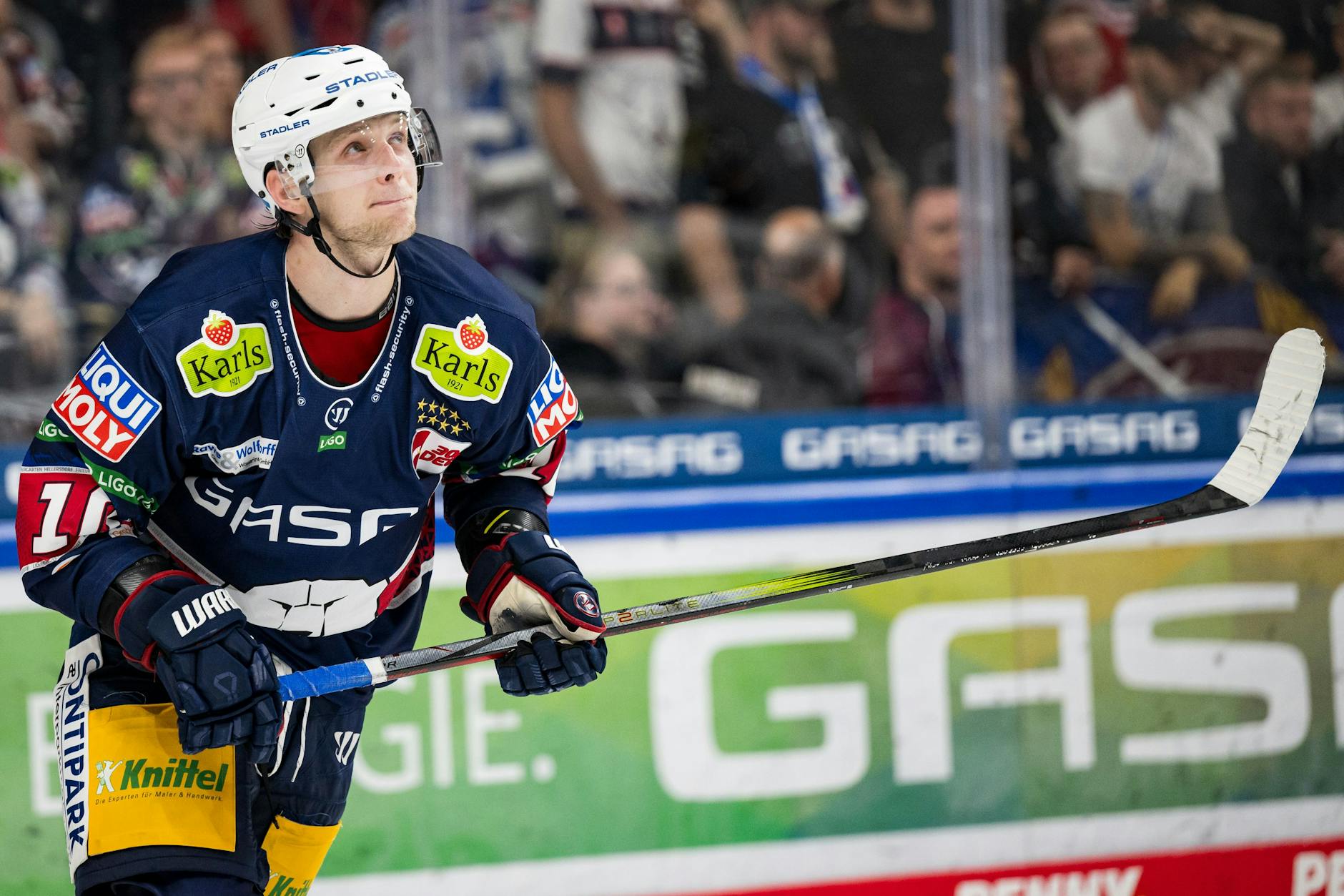 Ist das bitter: Ex-NHL-Stürmer Lean Bergmann wechselte erst vor der Saison zu den Eisbären Berlin und fällt jetzt lange aus.