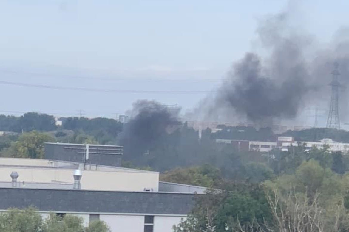 In Marzahn brennen zwei Stromverteilerkästen.