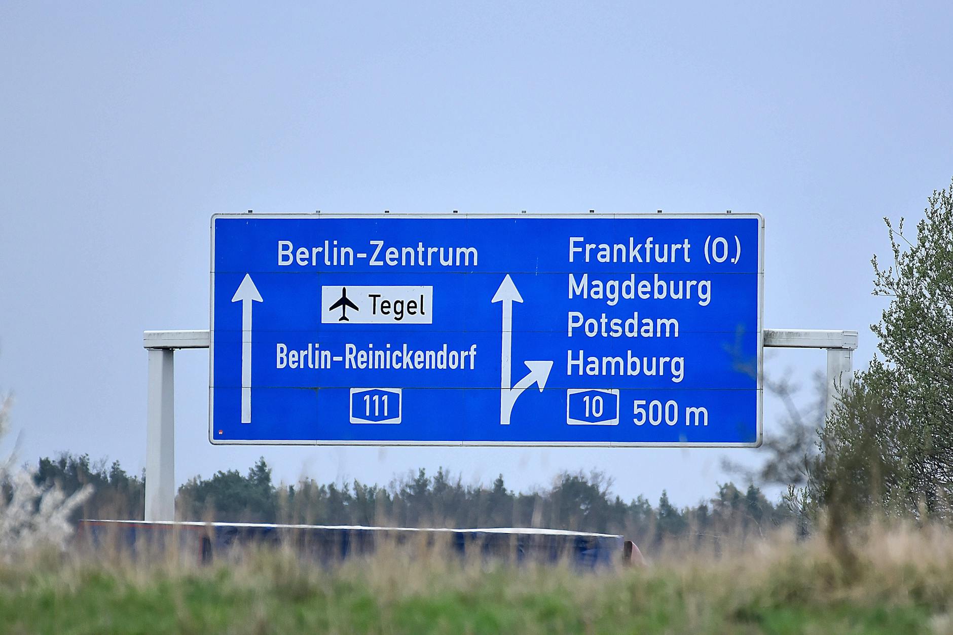 Auf der A10 Richtung Hamburg gibt es eine Vollsperrung ab Freitagabend.