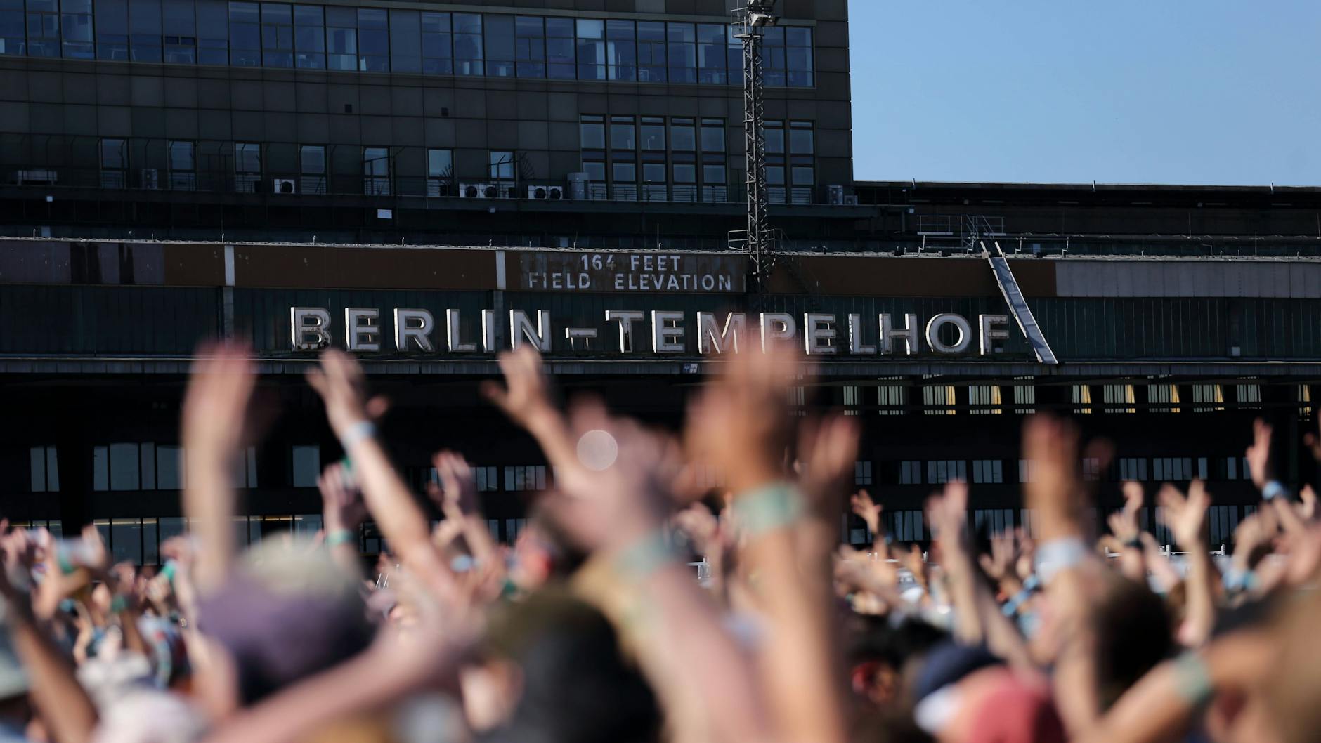 Der Flughafen Tempelhof feiert 100. Geburtstag!
