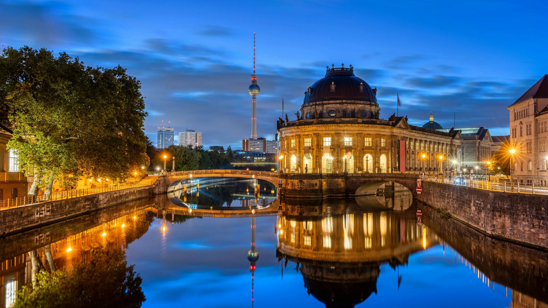 Bei der Familiennacht können Kinder Berlin im Dunkeln erleben.
