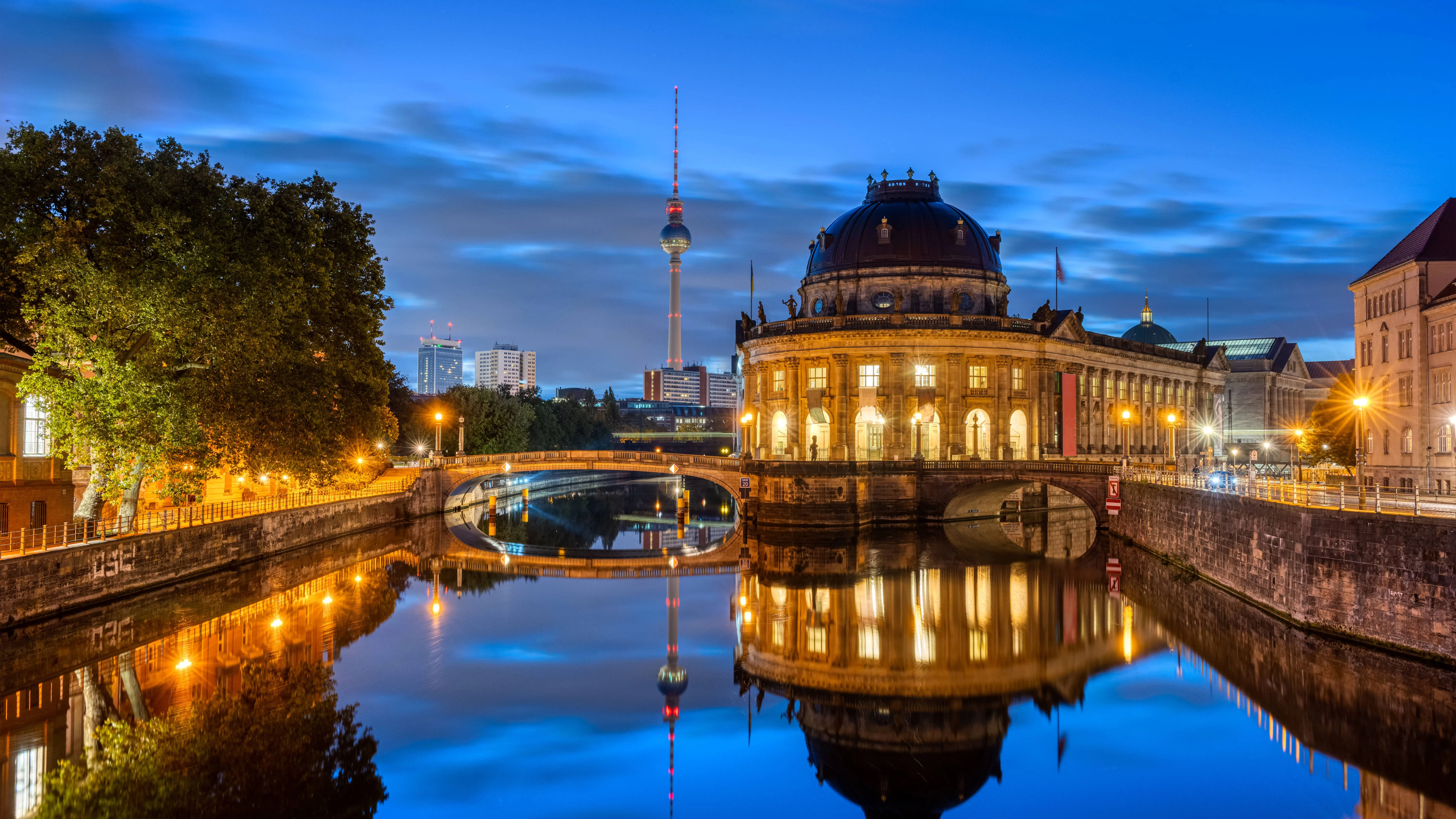Bei der Familiennacht können Kinder Berlin im Dunkeln erleben.
