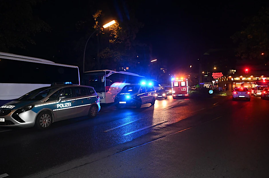 Die Polizei rückte am Tatort in Gesundbrunnen an.