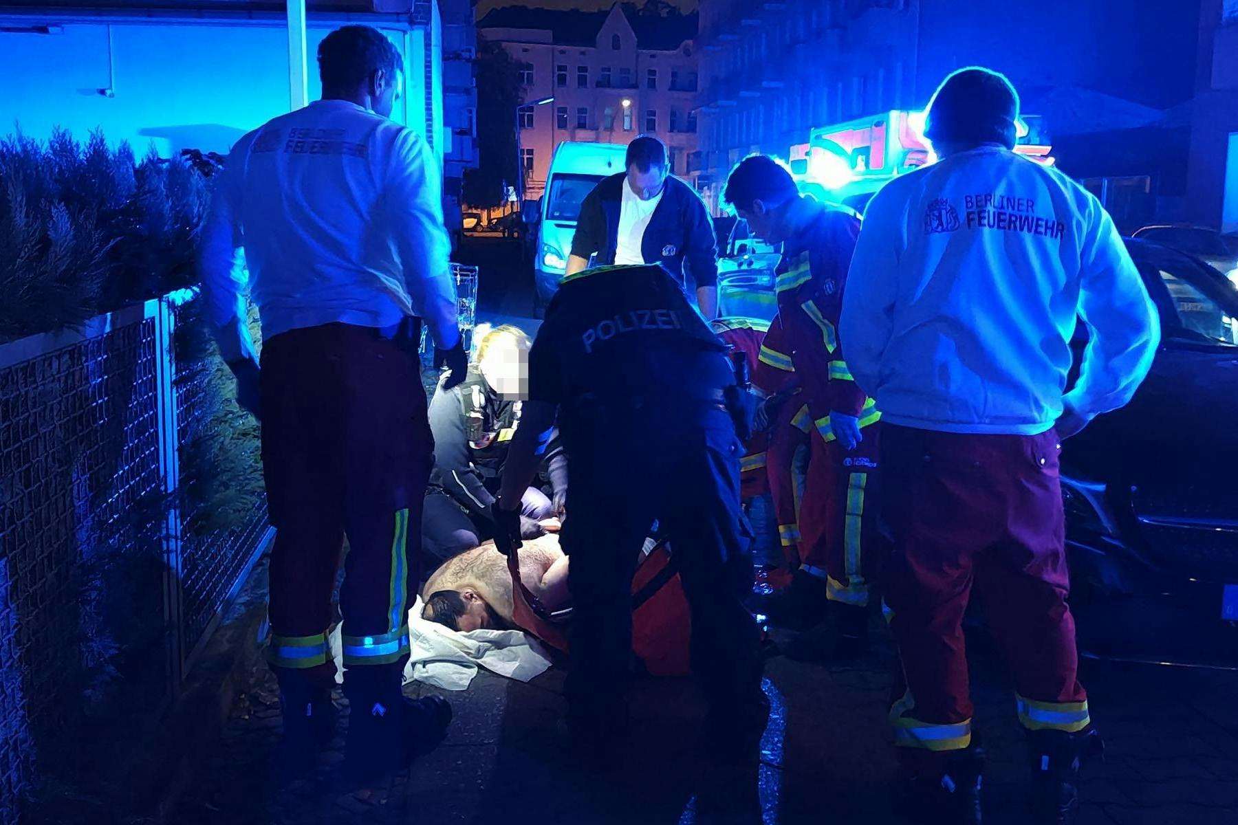 In Neukölln brauchte es mehrere Polizisten, um einen Mann im Drogenrausch unter Kontrolle zu bringen.