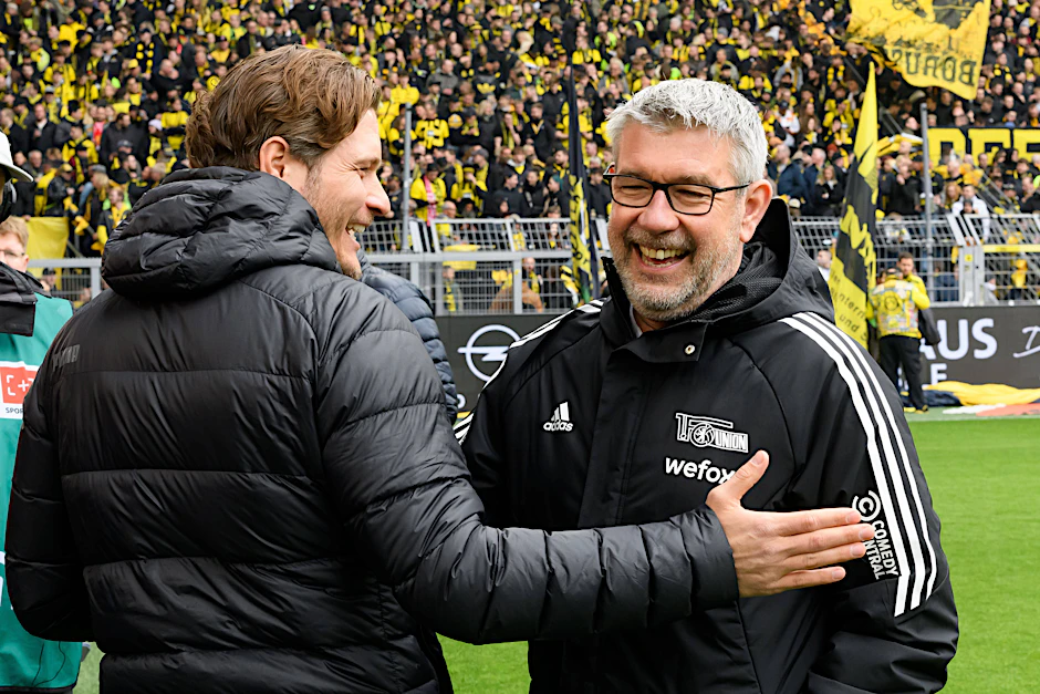 Respektvoller Umgang unter Trainern: Borussia Dortmunds Edin Terzic und Unions Urs Fischer (v.l.) werden sich am Sonnabend mit ihren Teams in Dortmund gegenüberstehen.