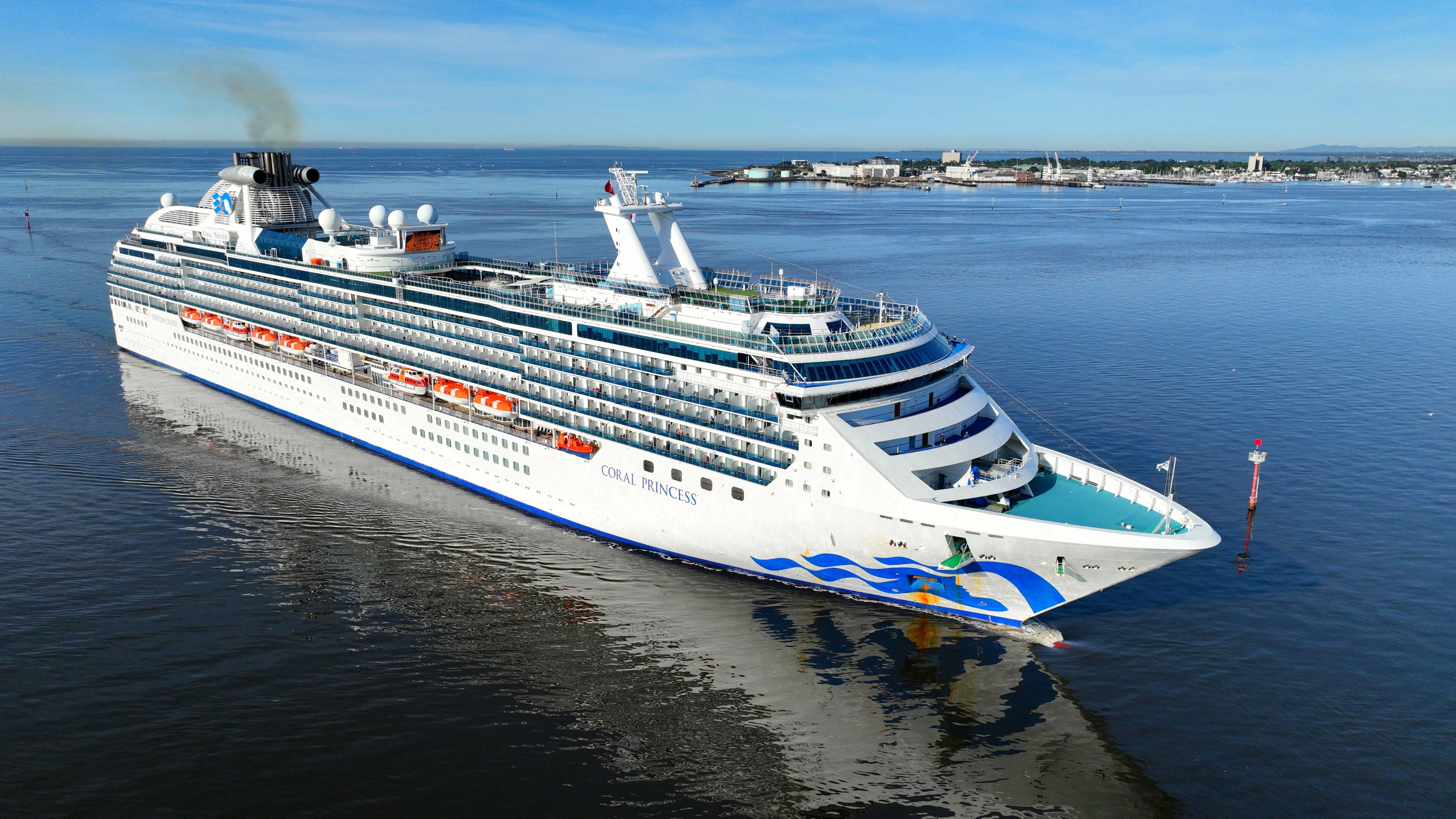 Seit fast zwei Jahren leben die Ansons auf dem Kreuzfahrtschiff „Coral Princess“.