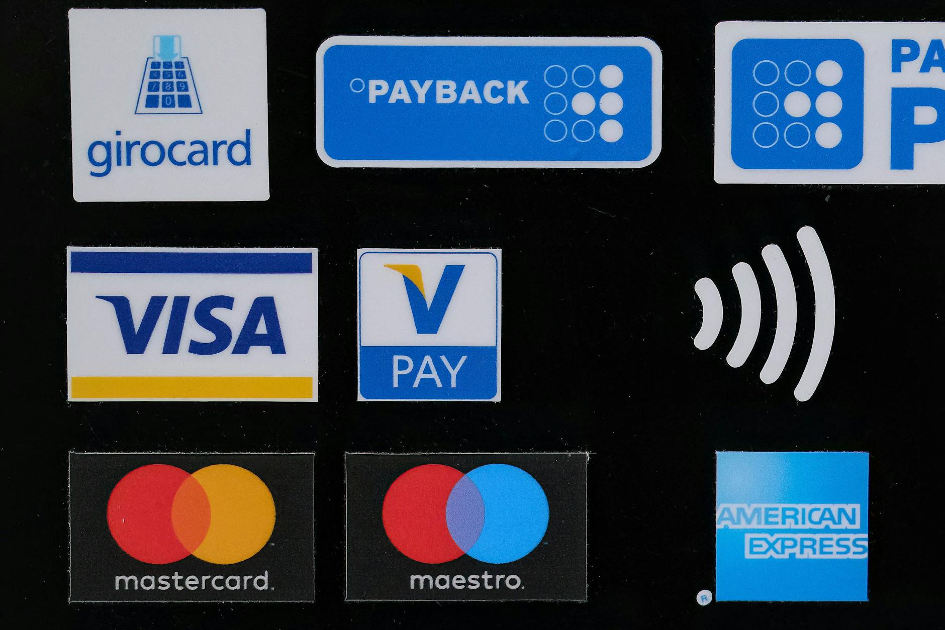 Sparkassen-Kunden könnten demnächst beim Bezahlen mit ihrer Giro-Karte auch Punkte sammeln.