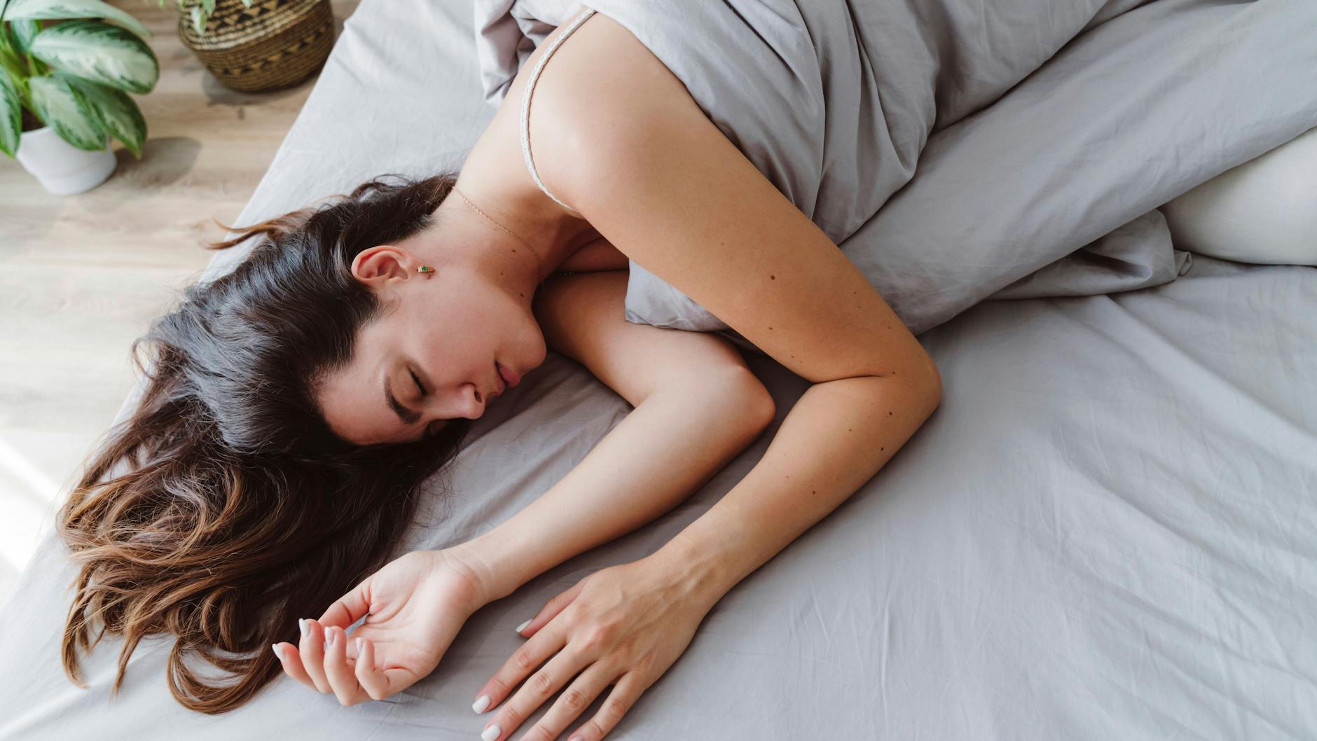 Ein hormonelles Ungleichgewicht kann Sie mitten in der Nacht aufwecken.