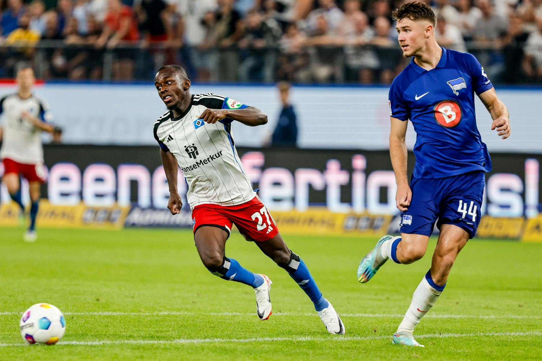 HSV-Profi Jean-Luc Dompé muss kräftig blechen.