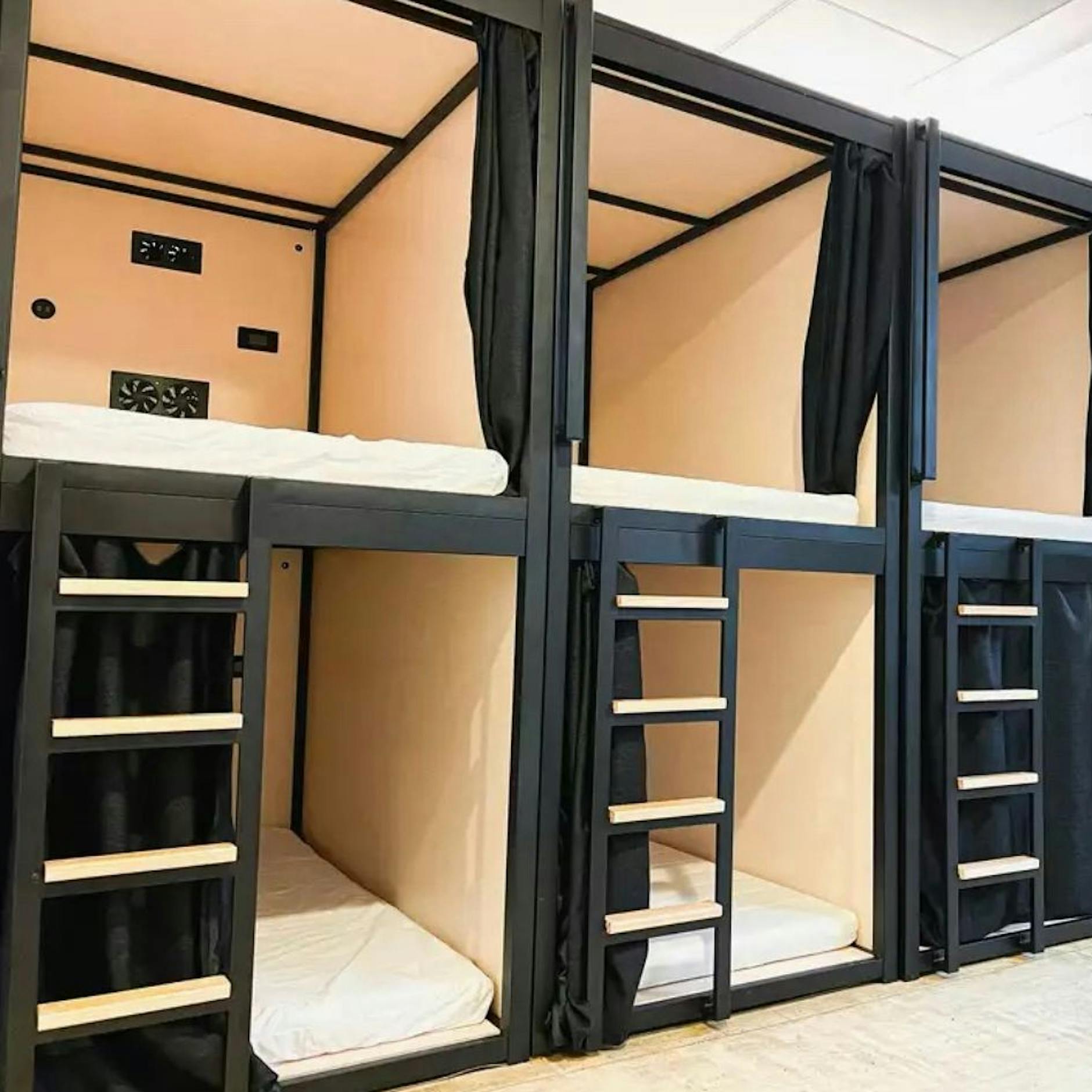 Wohn-Horror: Erster Vermieter vermietet Schlafkapseln als Mini-Apartments