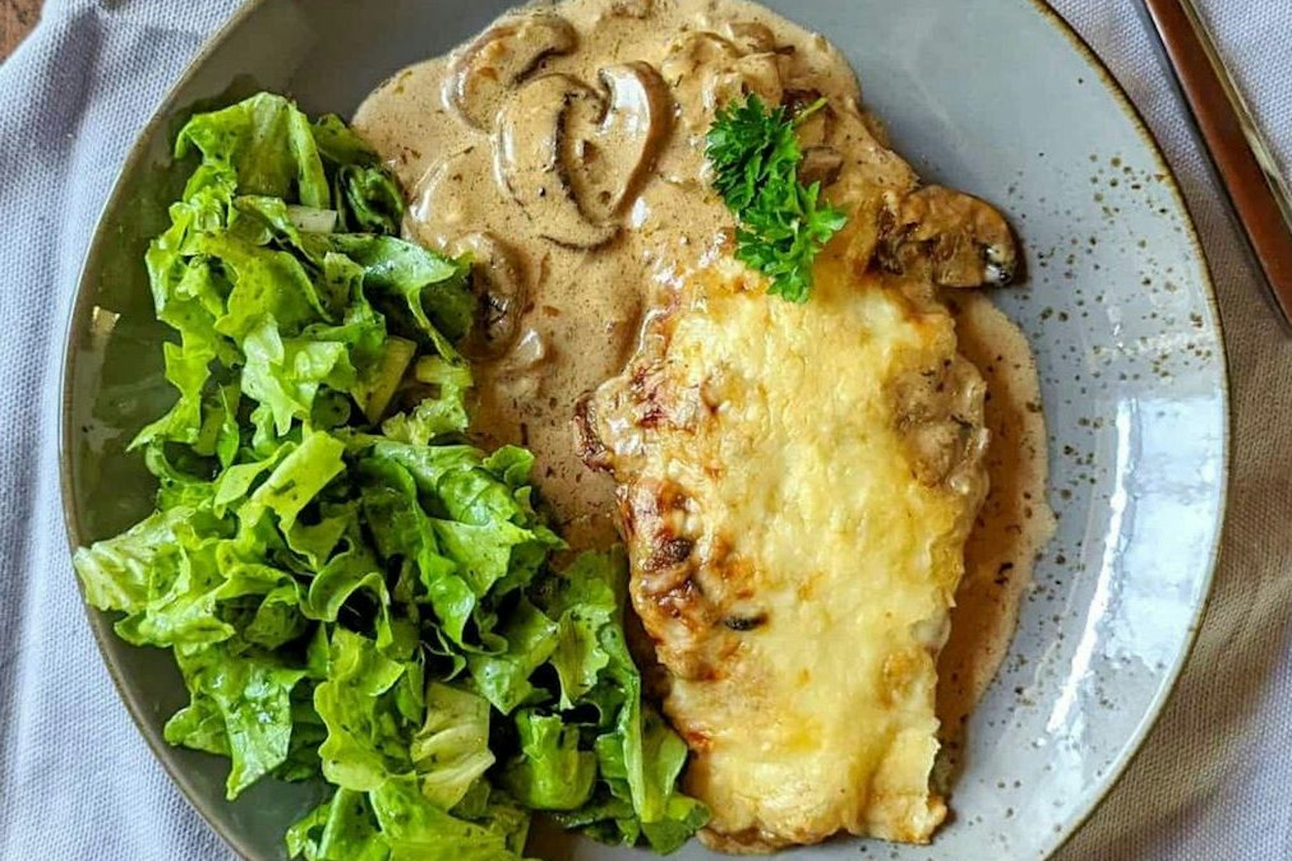 Diesen Schnitzelauflauf nennen ganz viele ihr Lieblingsessen. 