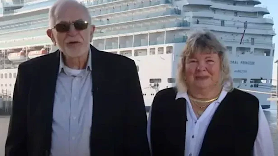 Jess und Marty Anson leben seit zwei Jahren an Bord des Kreuzfahrtschiffs „Coral Princess“.