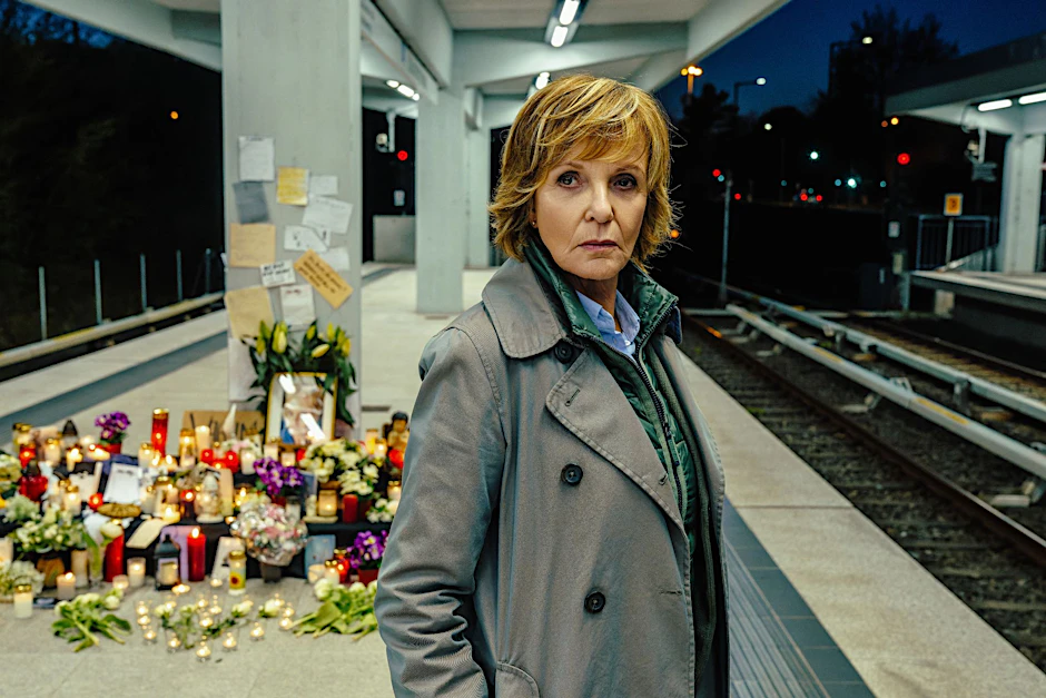 HANDOUT - Kommissarin Lucas (Ulrike Kriener) verabschiedet sich.  