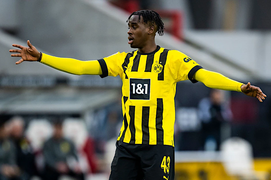 ARCHIV - Seit drei Jahren beim BVB: Mittelfeldspieler Jamie Bynoe-Gittens.  