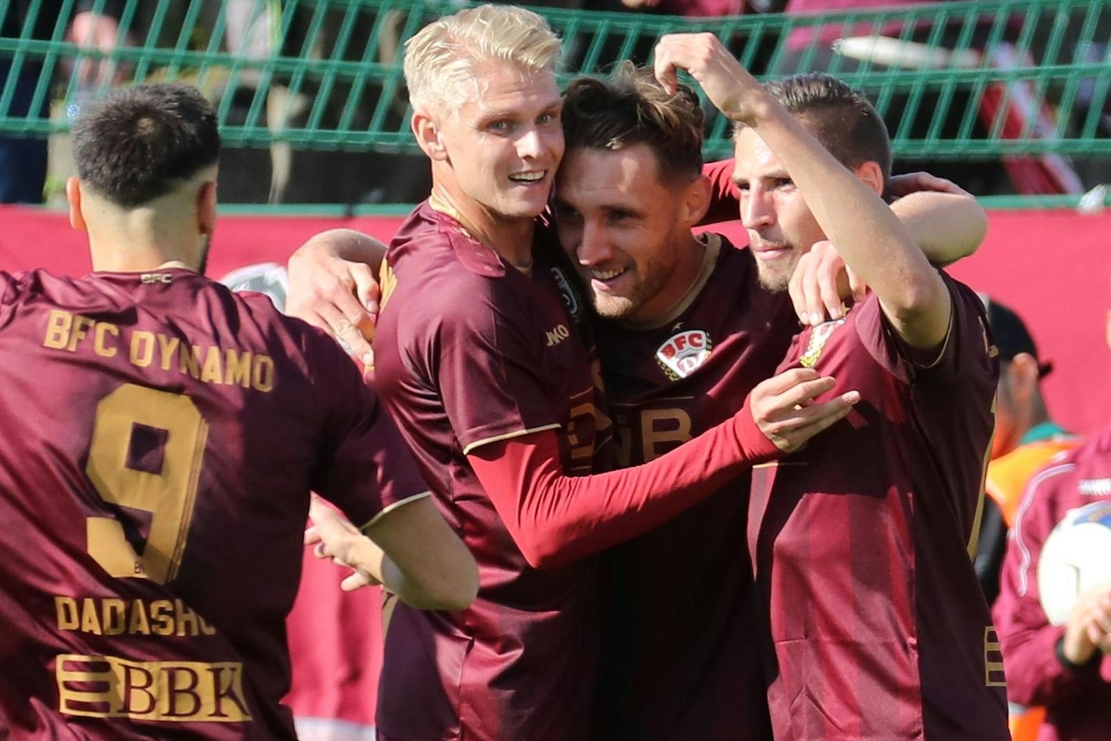 Der BFC Dynamo um den 1:0-Schützen Amar Suljic hat in letzter Zeit richtig viel zu feiern.