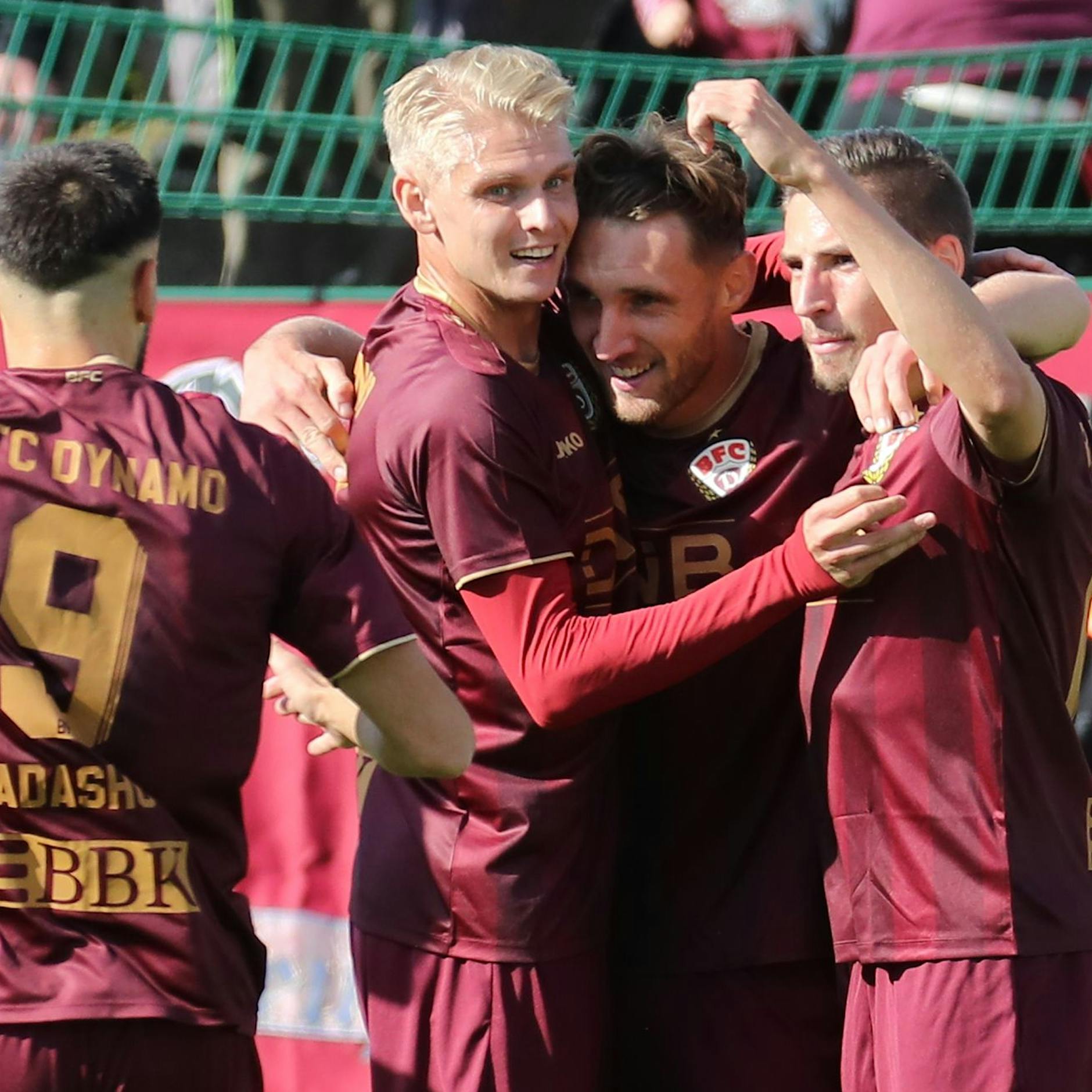 BFC Dynamo marschiert weiter: Vorne heiß und hinten dicht