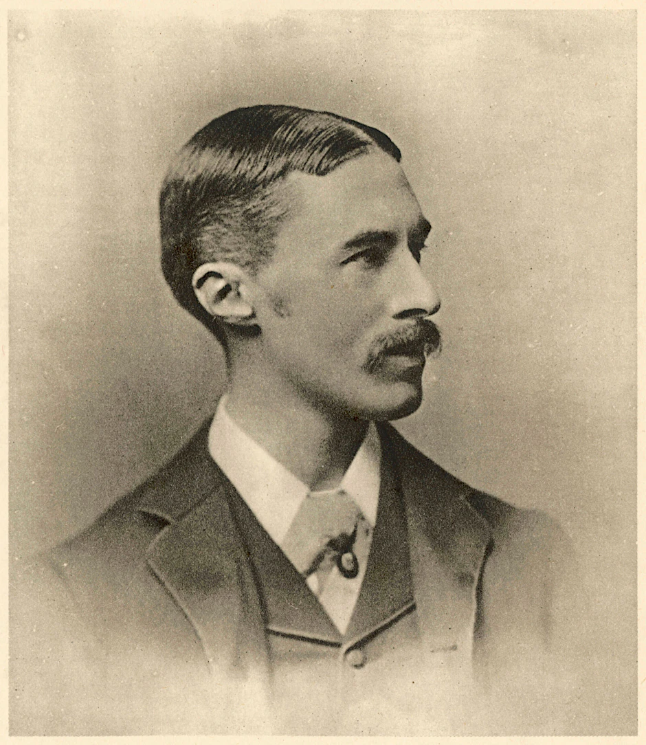 Der englische Poet Alfred Edward Housman im Alter von 35 Jahren