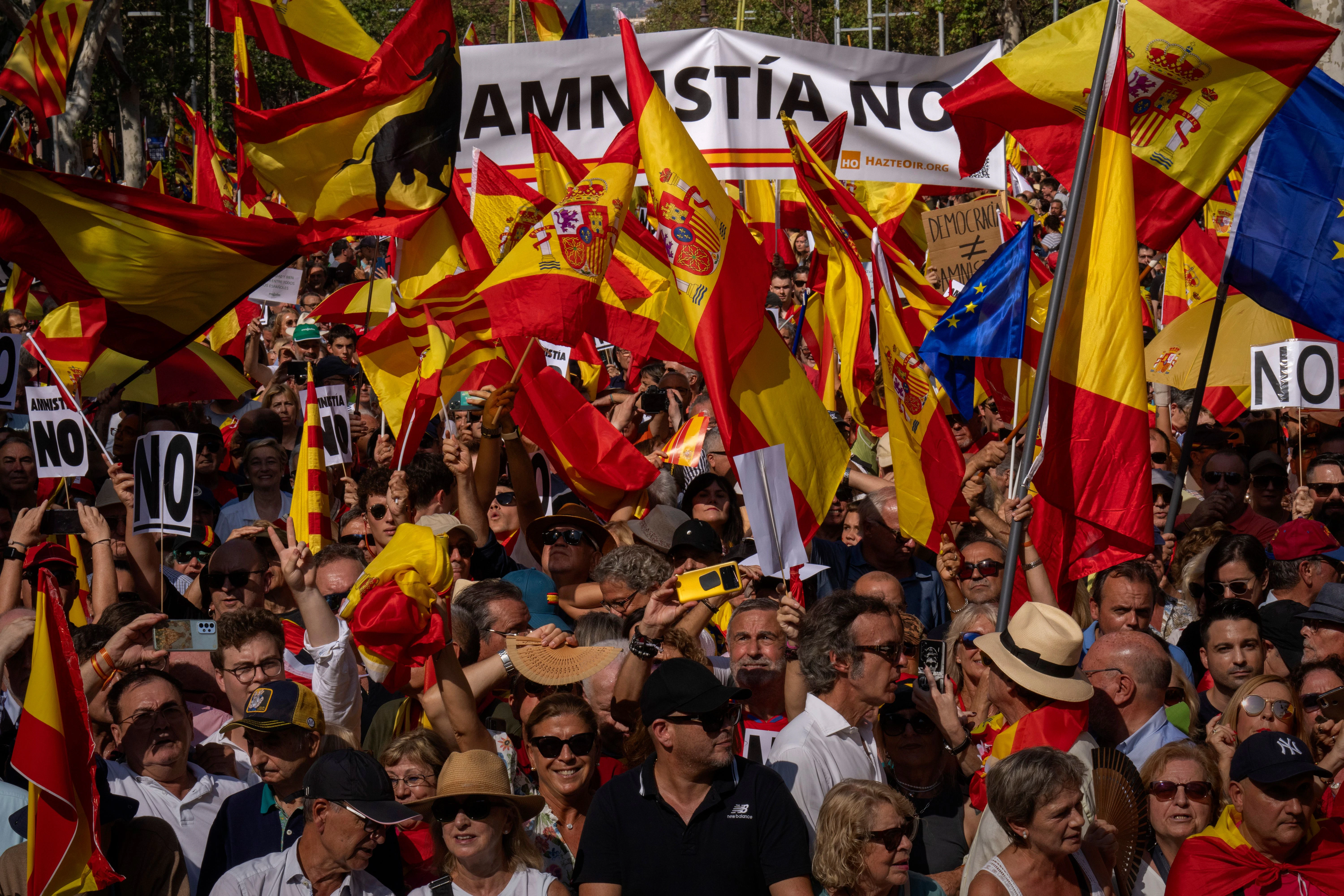 Zehntausende Menschen gingen in Barcelona auf die Straße.