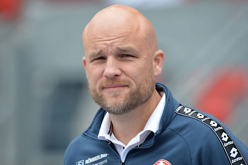 ARCHIV - Bedauert das Ende der Zusammenarbeit mit Max Eberl: RB-Sportdirektor Rouven Schröder.  