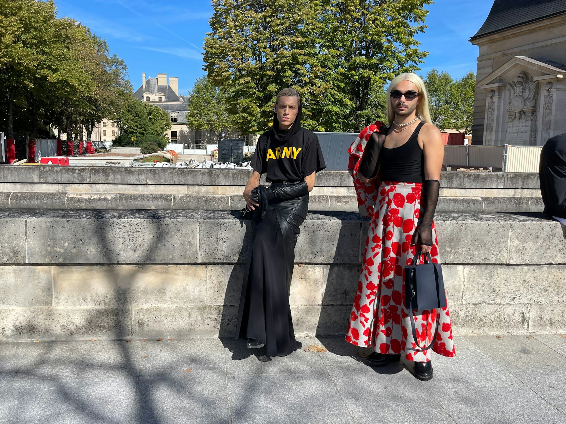 Auch hier wird eher abgewartet, wenn auch immer bereit für ein Foto.