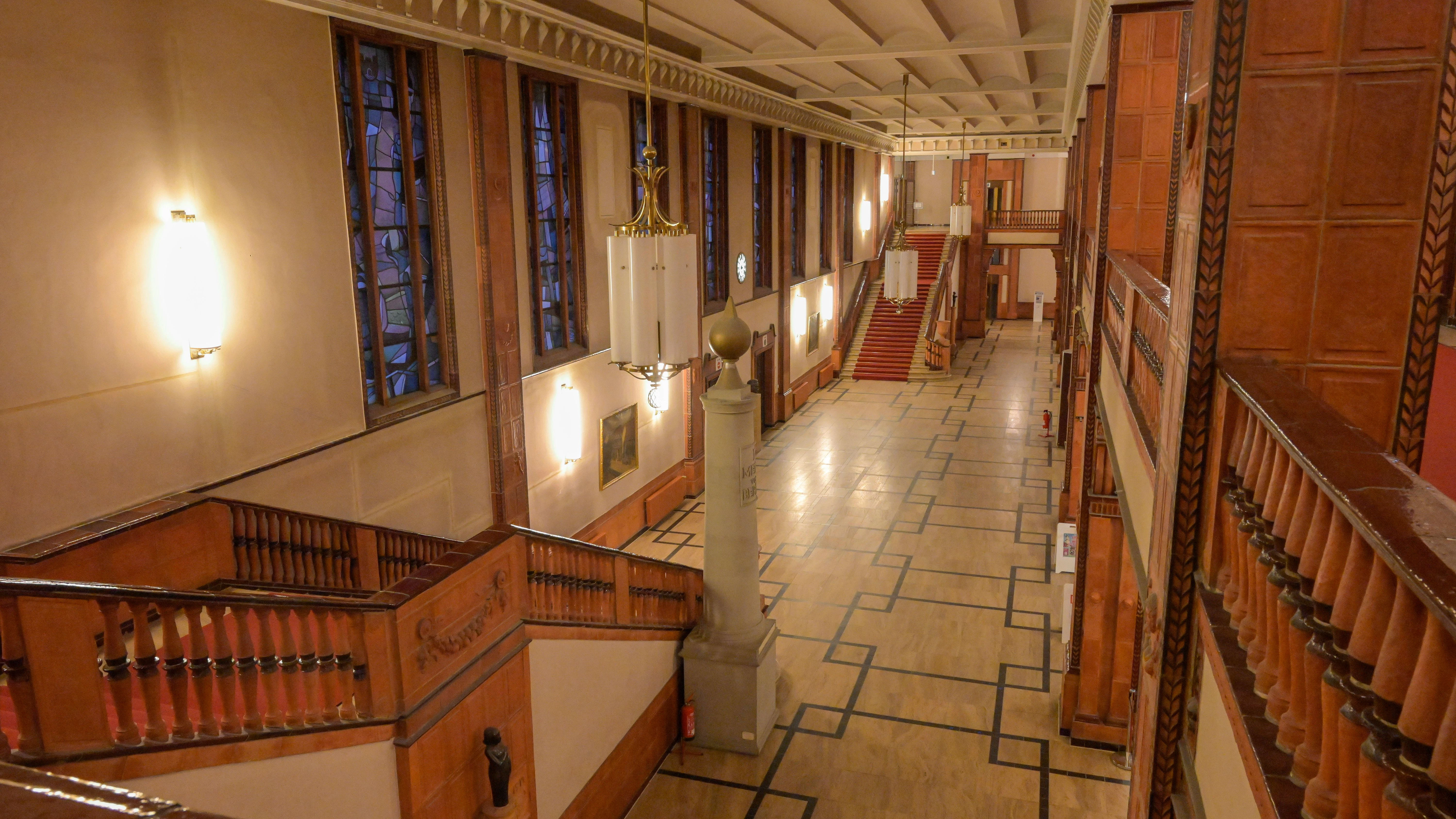 Das Foyer des Rathauses Schöneberg diente der Serie als wunderbare Kulisse.