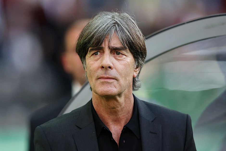 ARCHIV - Joachim Löw spricht in einem Podcast über Selbstzweifel und den verpassten Rücktritt 2018.  ool/dpa