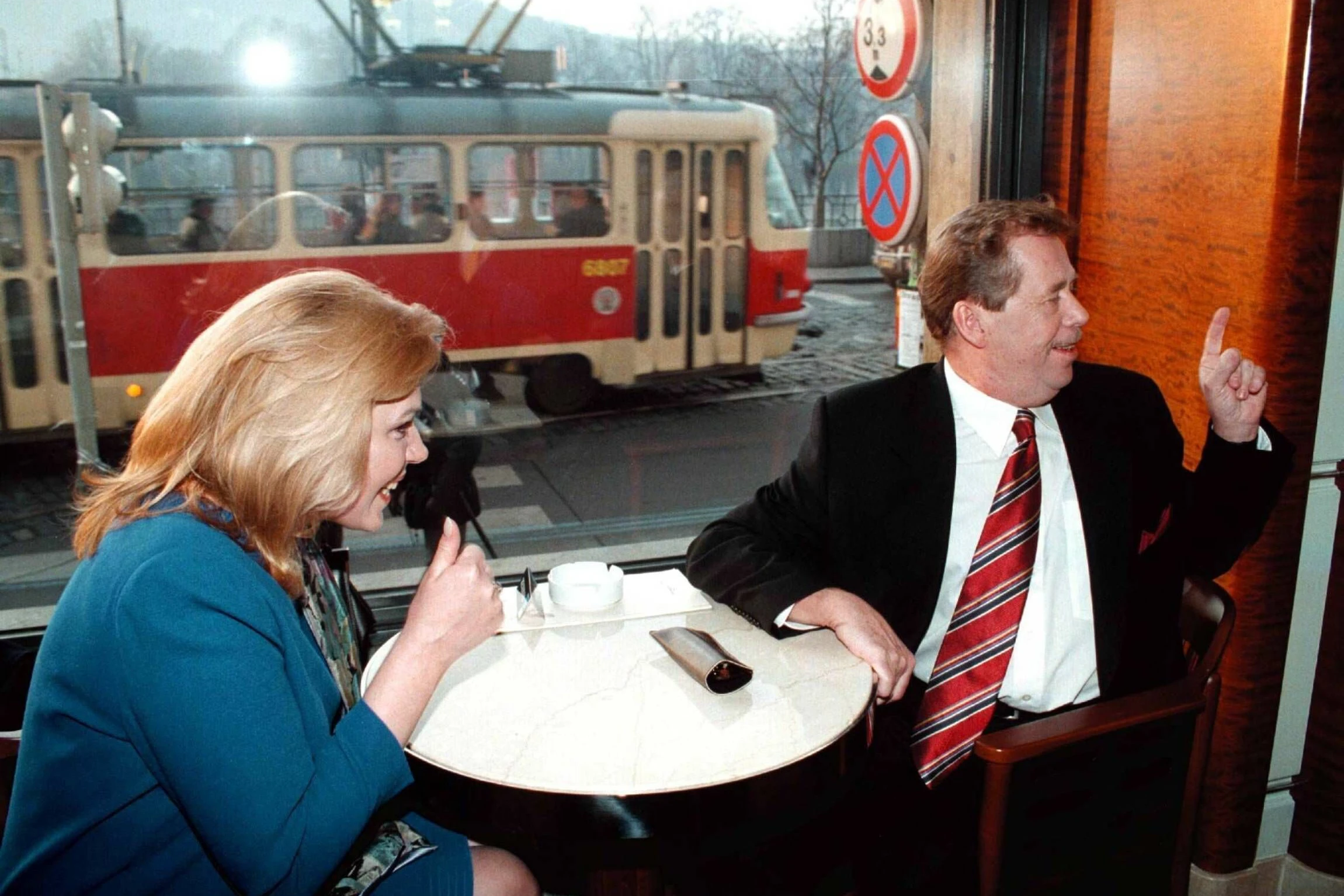 Václav Havel und seine Frau Dagmar Havlova im Jahr 1997.