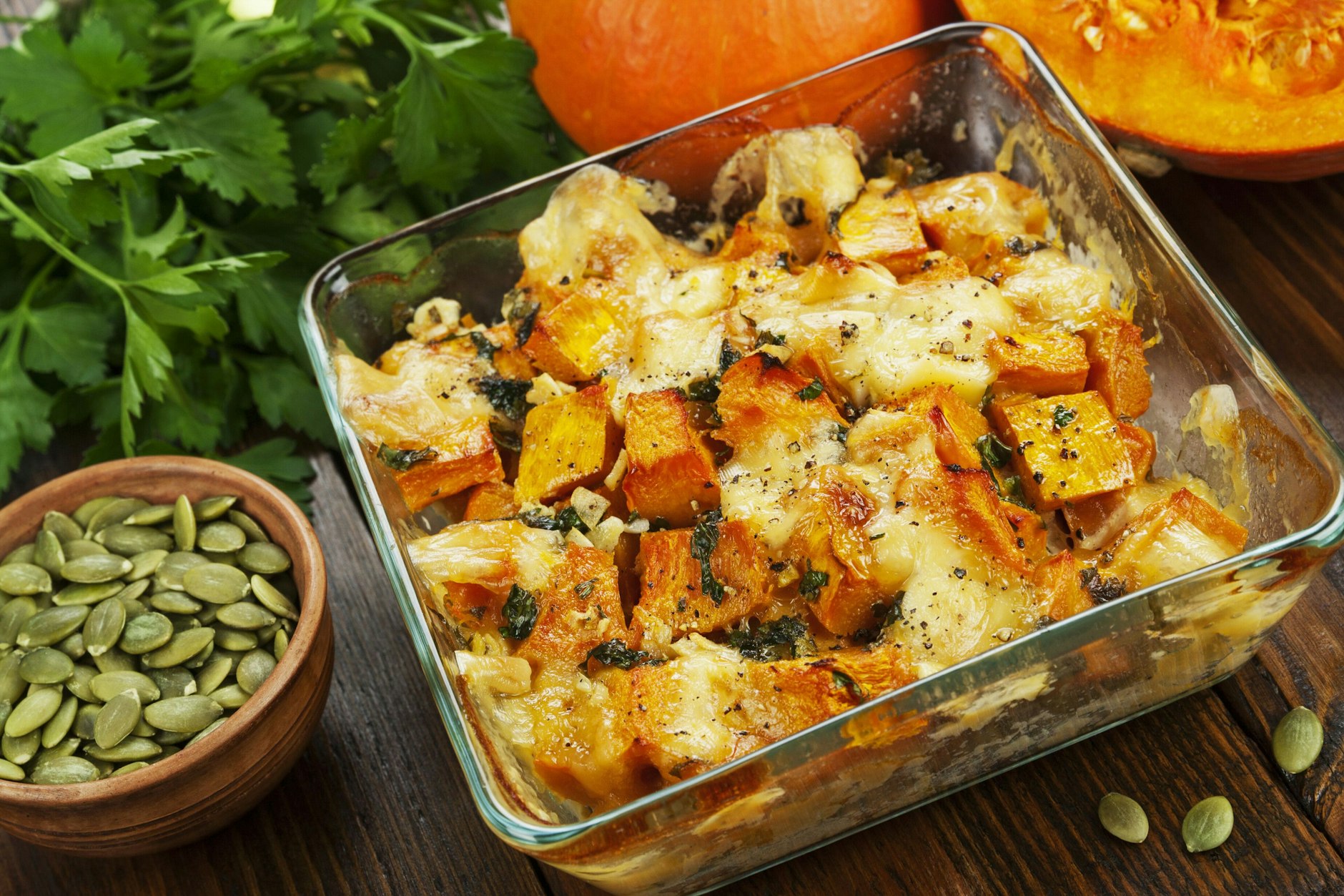 Dieses Rezept für Kürbis-Auflauf ist das perfekte Herbst-Gericht.